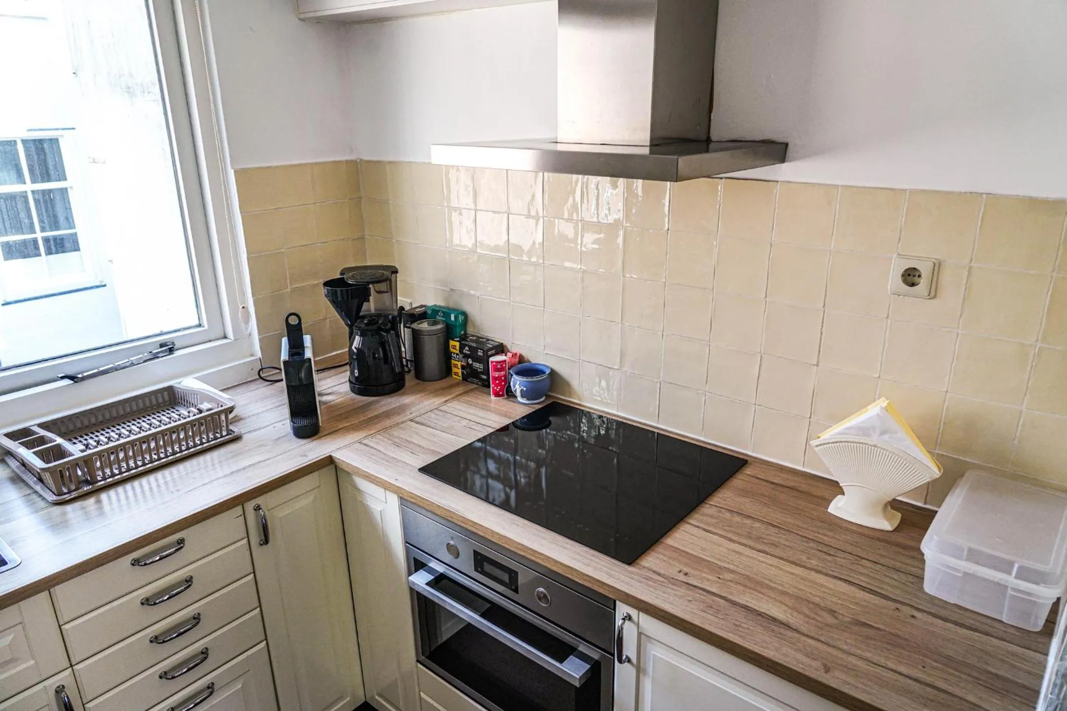 Coffee/tea facilities in The Balcony at Prinsen Canal apartment Amsterdam