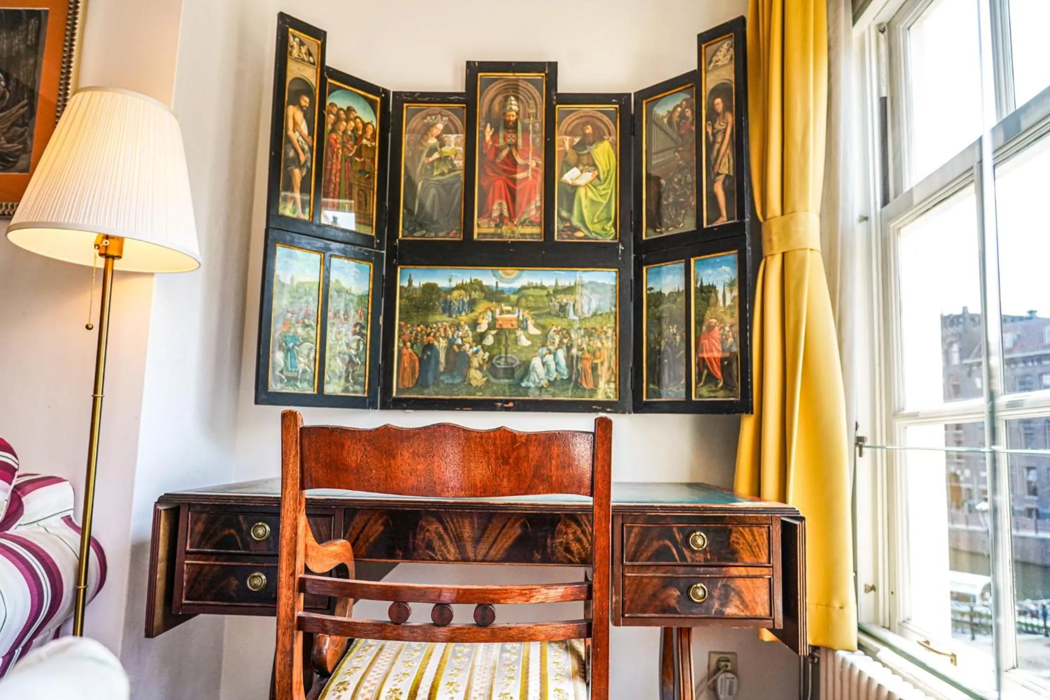 Decorative detail in The Balcony at Prinsen Canal apartment Amsterdam
