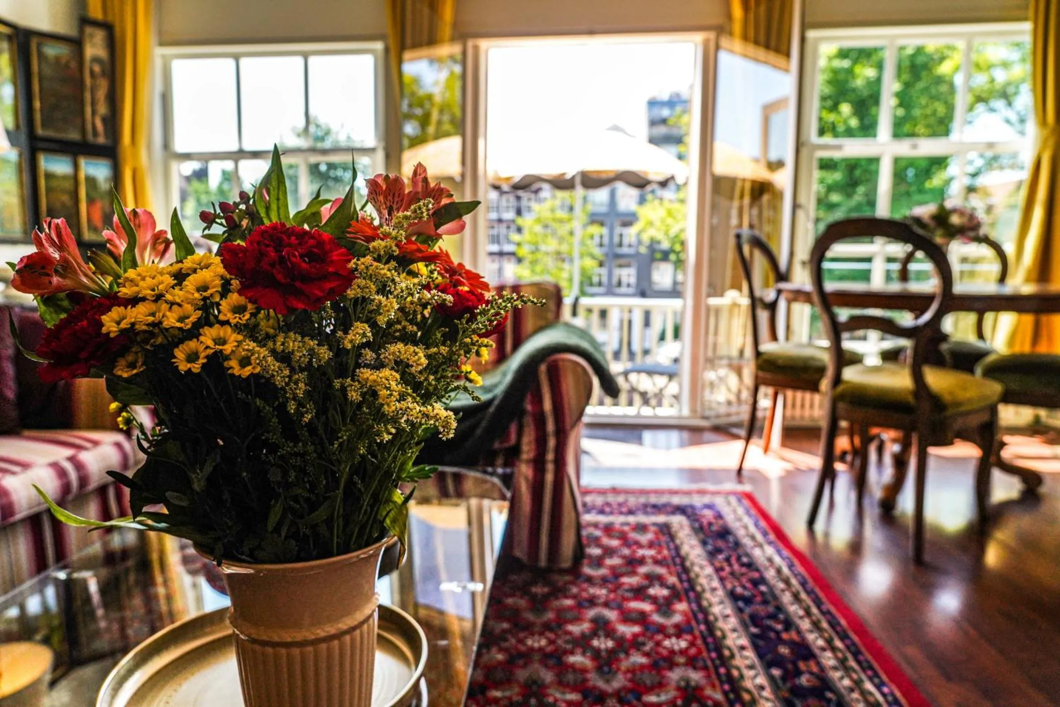 Living room in The Balcony at Prinsen Canal apartment Amsterdam