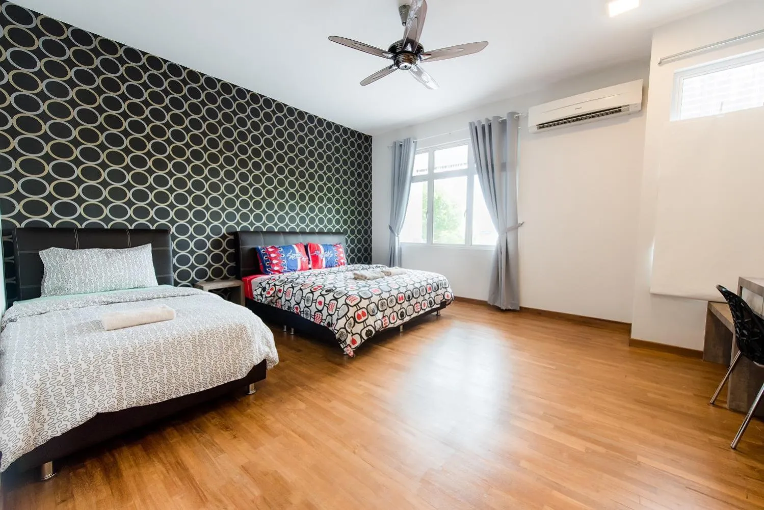 Bed in New Shamrock Beach Villas Seaview