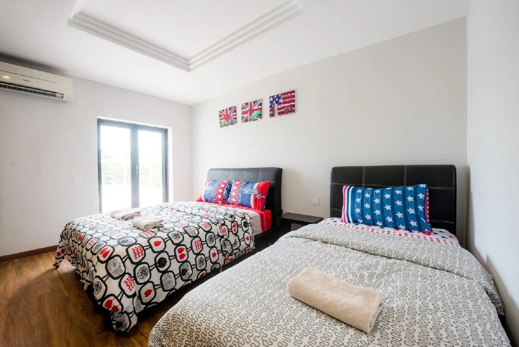 Bed in New Shamrock Beach Villas Seaview