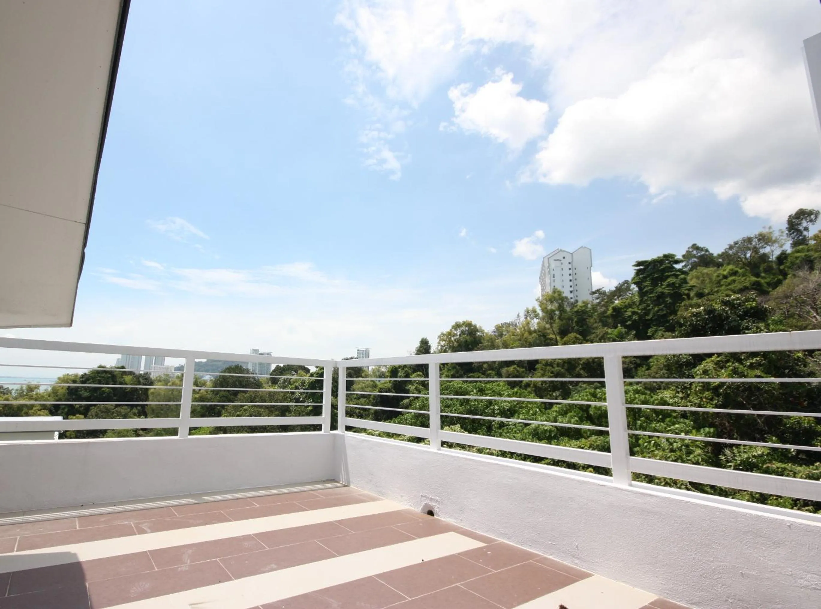 Property building in New Shamrock Beach Villas Seaview