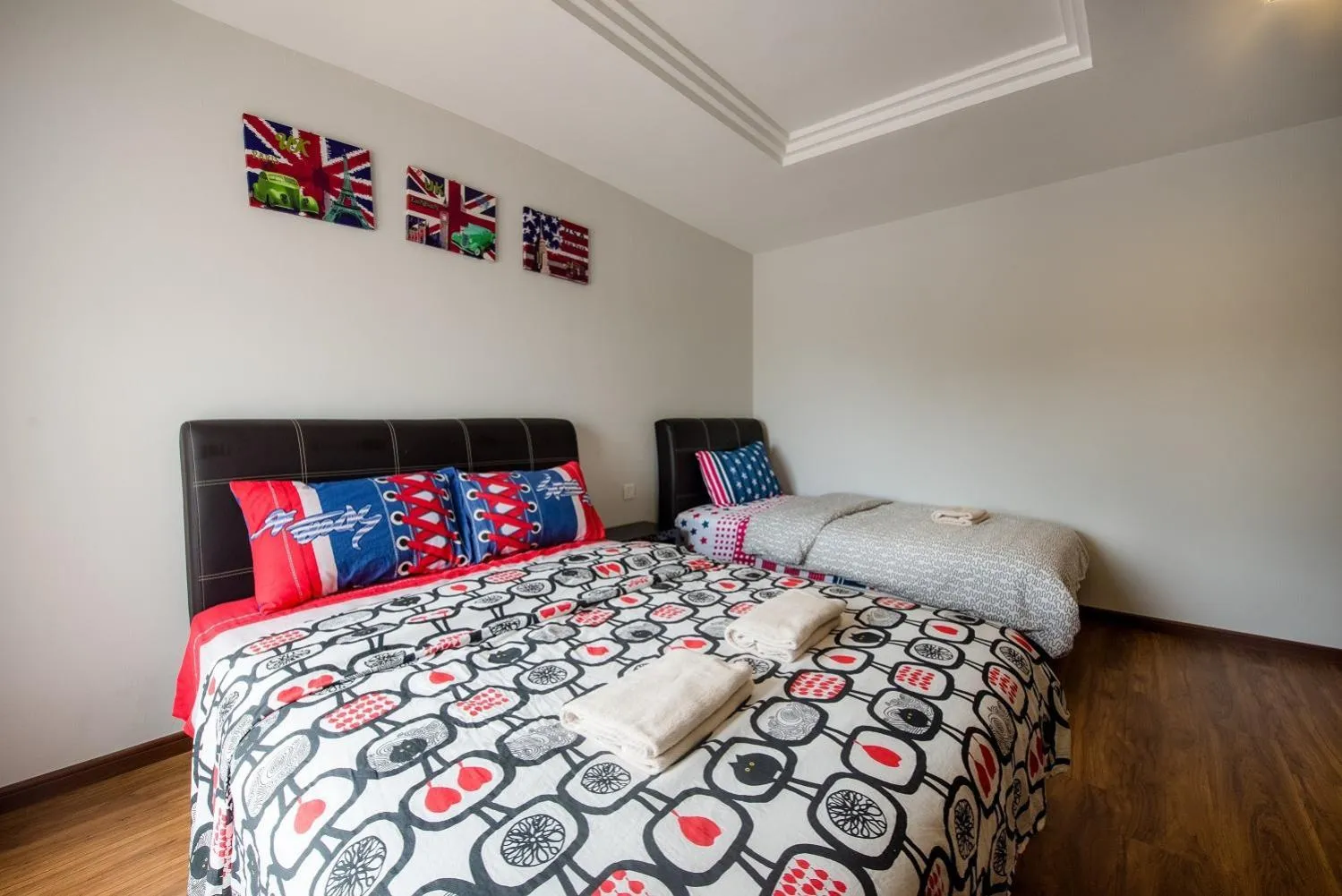 Bed in New Shamrock Beach Villas Seaview