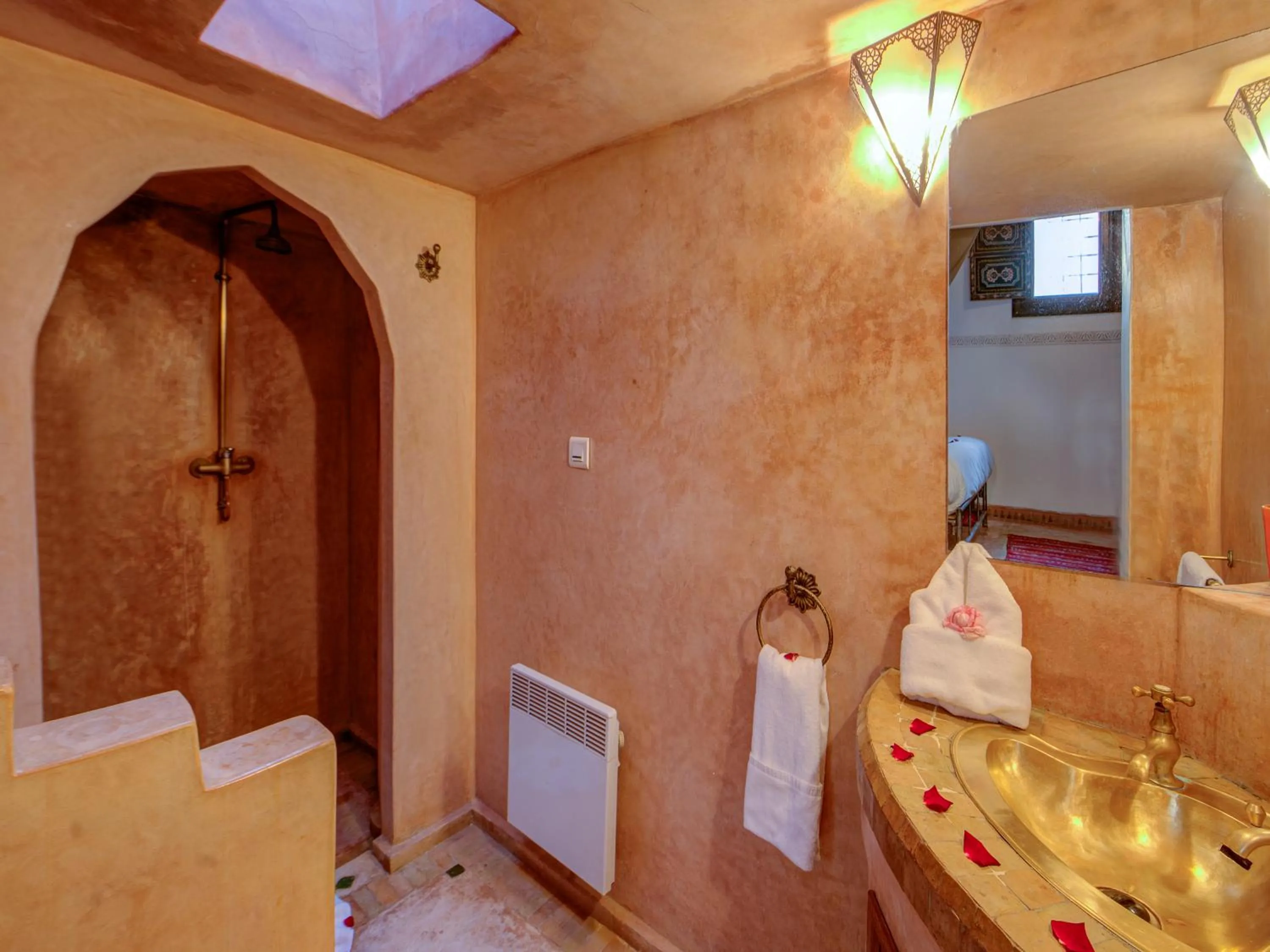 Bathroom in Palais Tinmel Marrakech