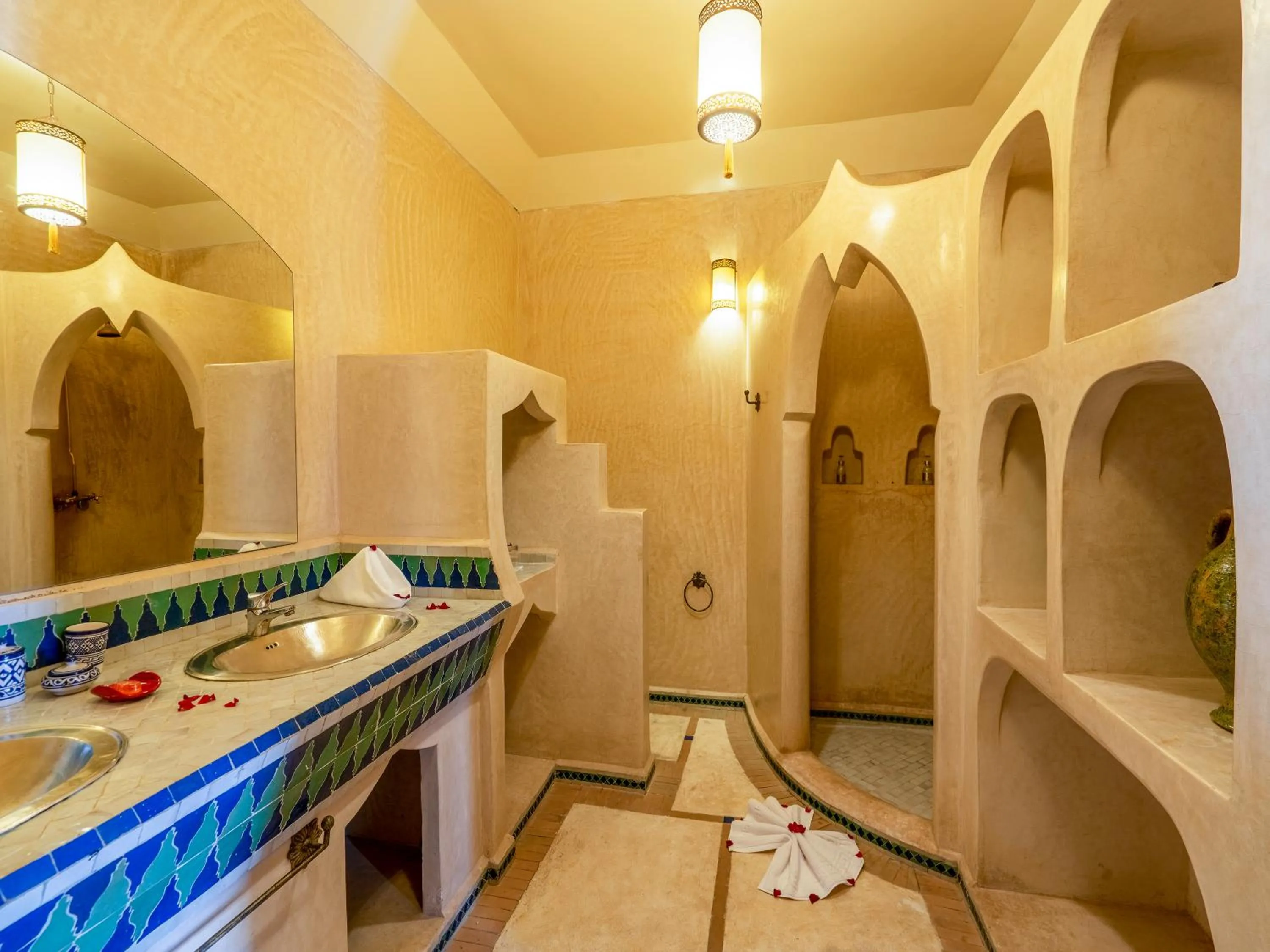 Bathroom in Palais Tinmel Marrakech