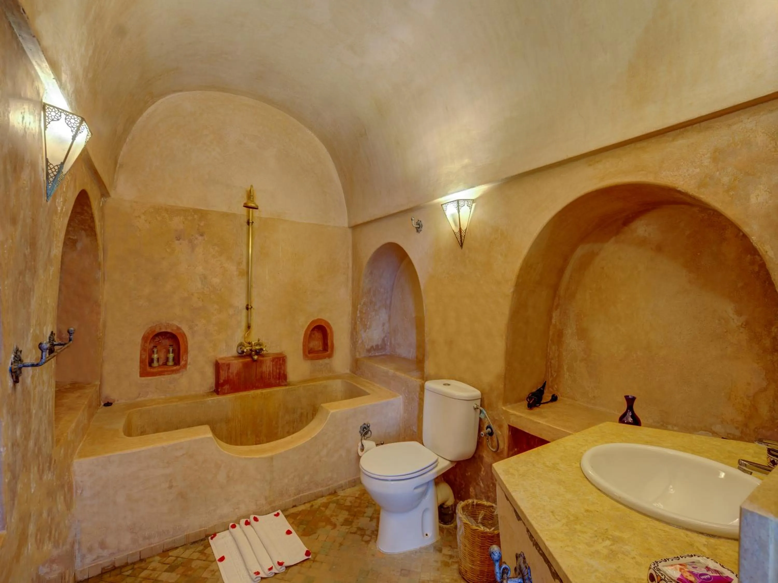 Bathroom in Palais Tinmel Marrakech