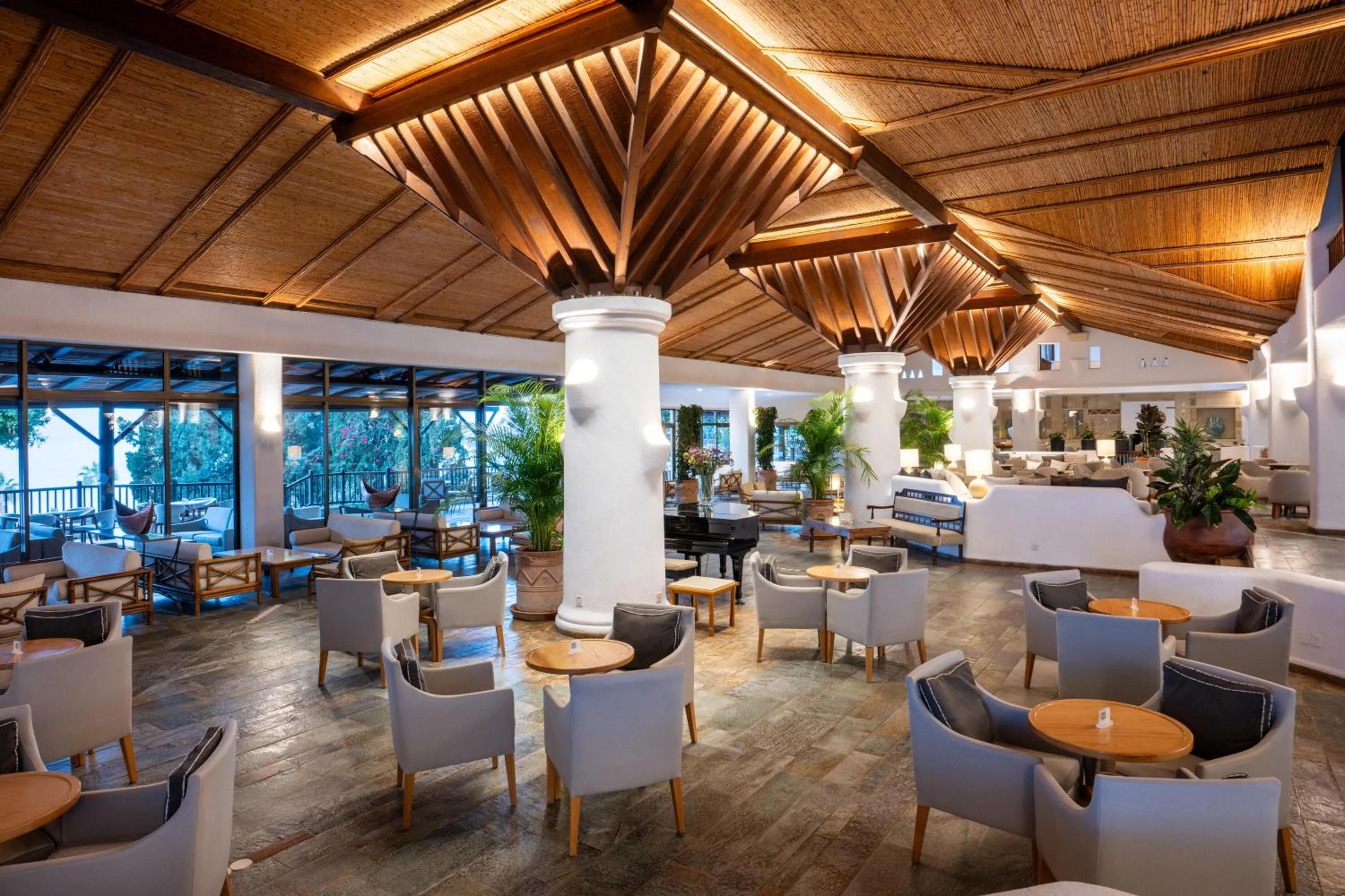 Lounge or bar in Coral Beach Hotel & Resort Cyprus