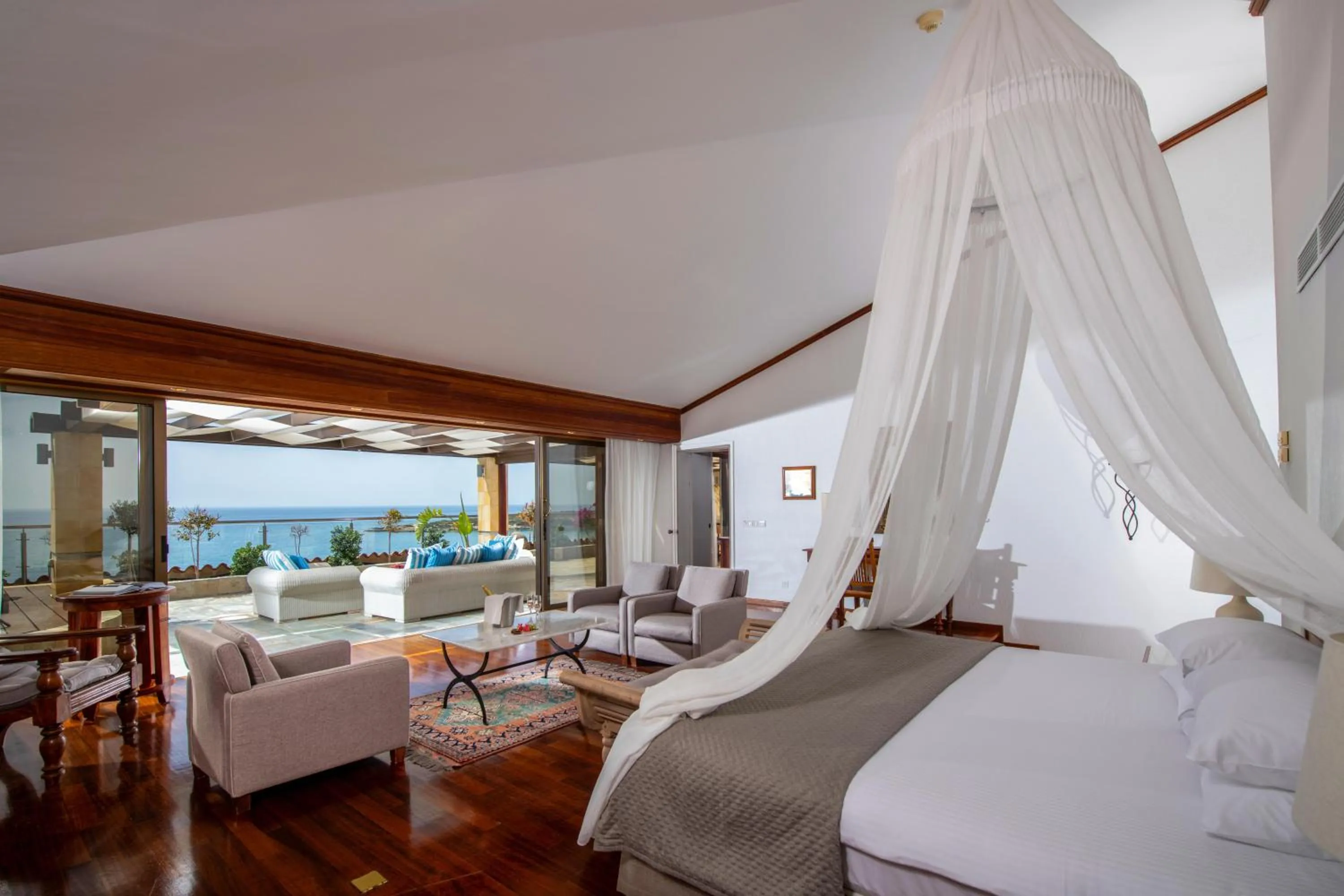 Photo of the whole room, Bed in Coral Beach Hotel & Resort Cyprus