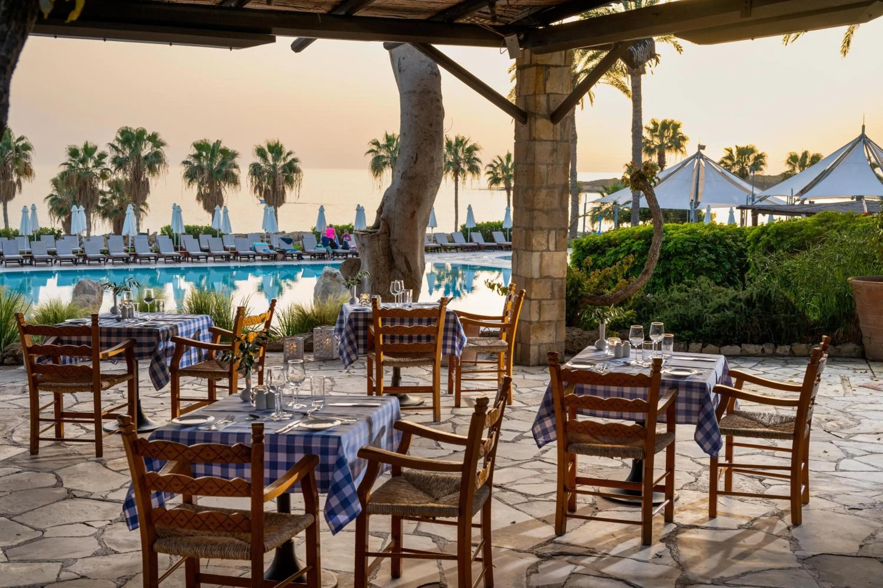 Restaurant/places to eat in Coral Beach Hotel & Resort Cyprus