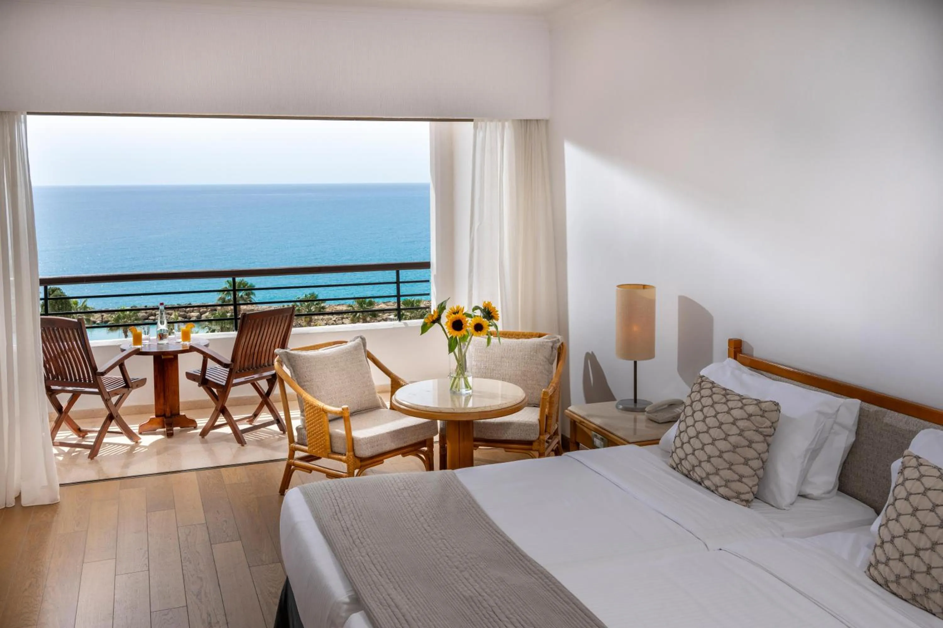 Photo of the whole room, Bed in Coral Beach Hotel & Resort Cyprus