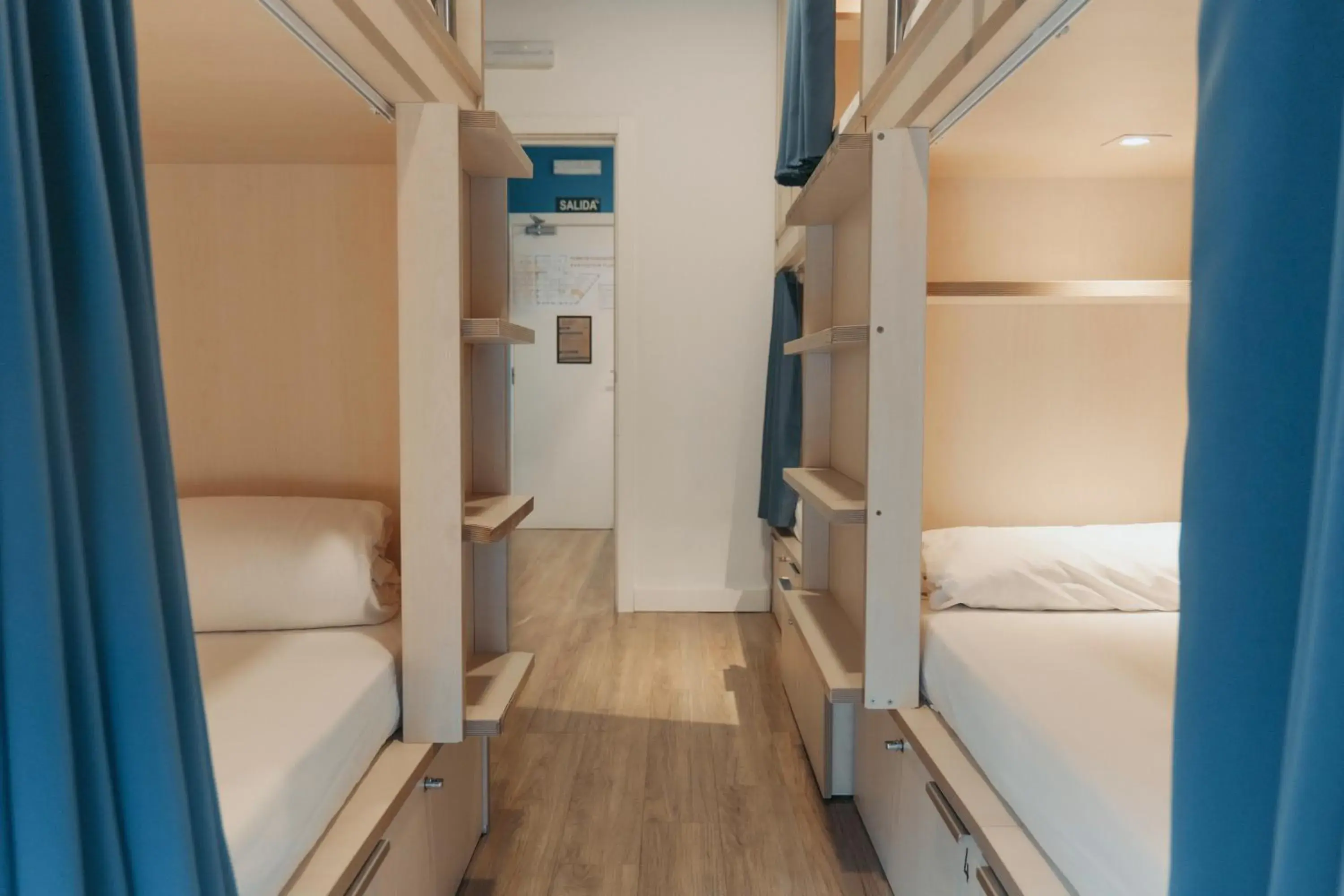 Bed in 6-Bed Mixed Dormitory Room in Mola Hostel Bed in 6-Bed Mixed Dormitory Room in Mola Hostel