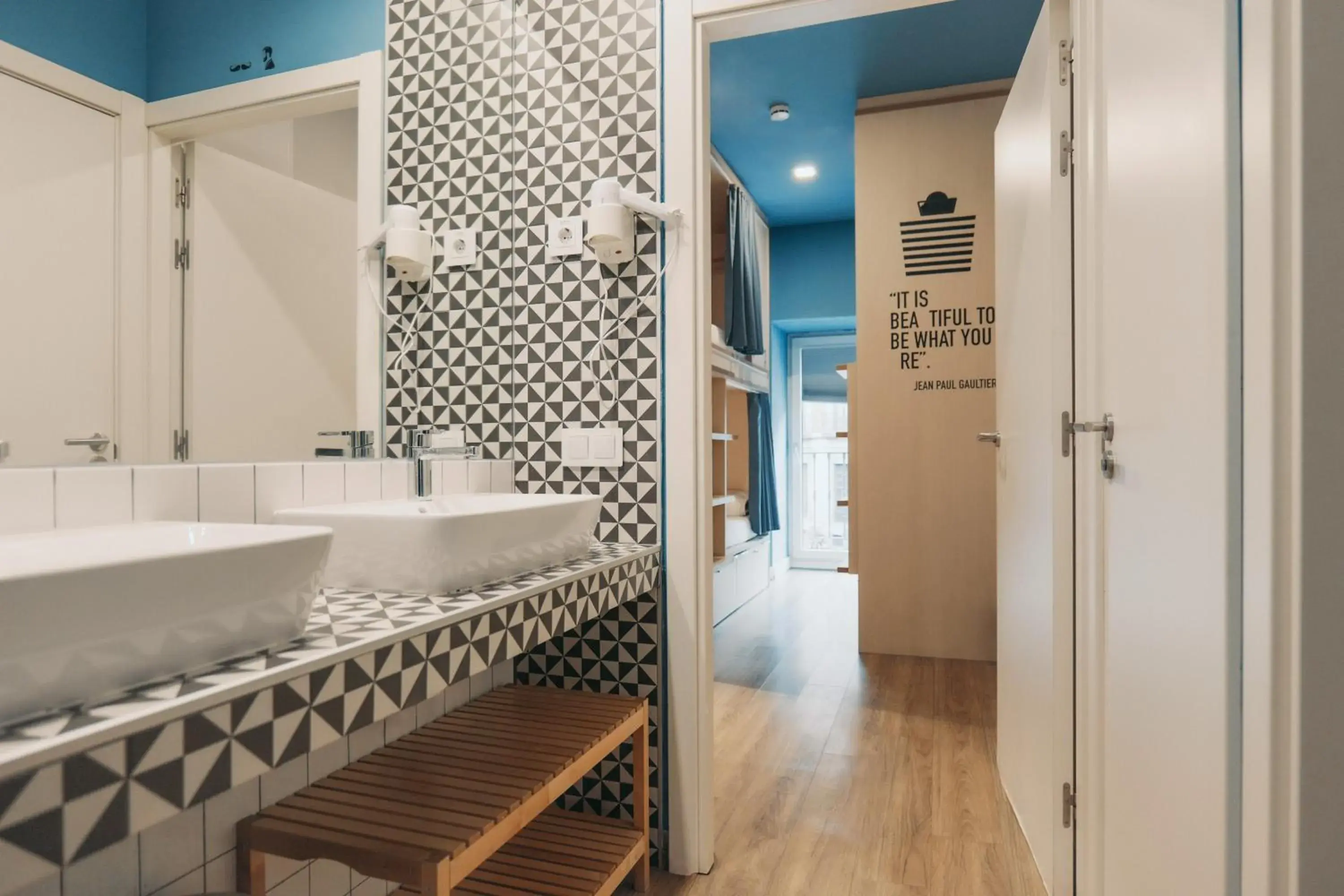 Family Room with Private Bathroom in Mola Hostel Family Room with Private Bathroom in Mola Hostel