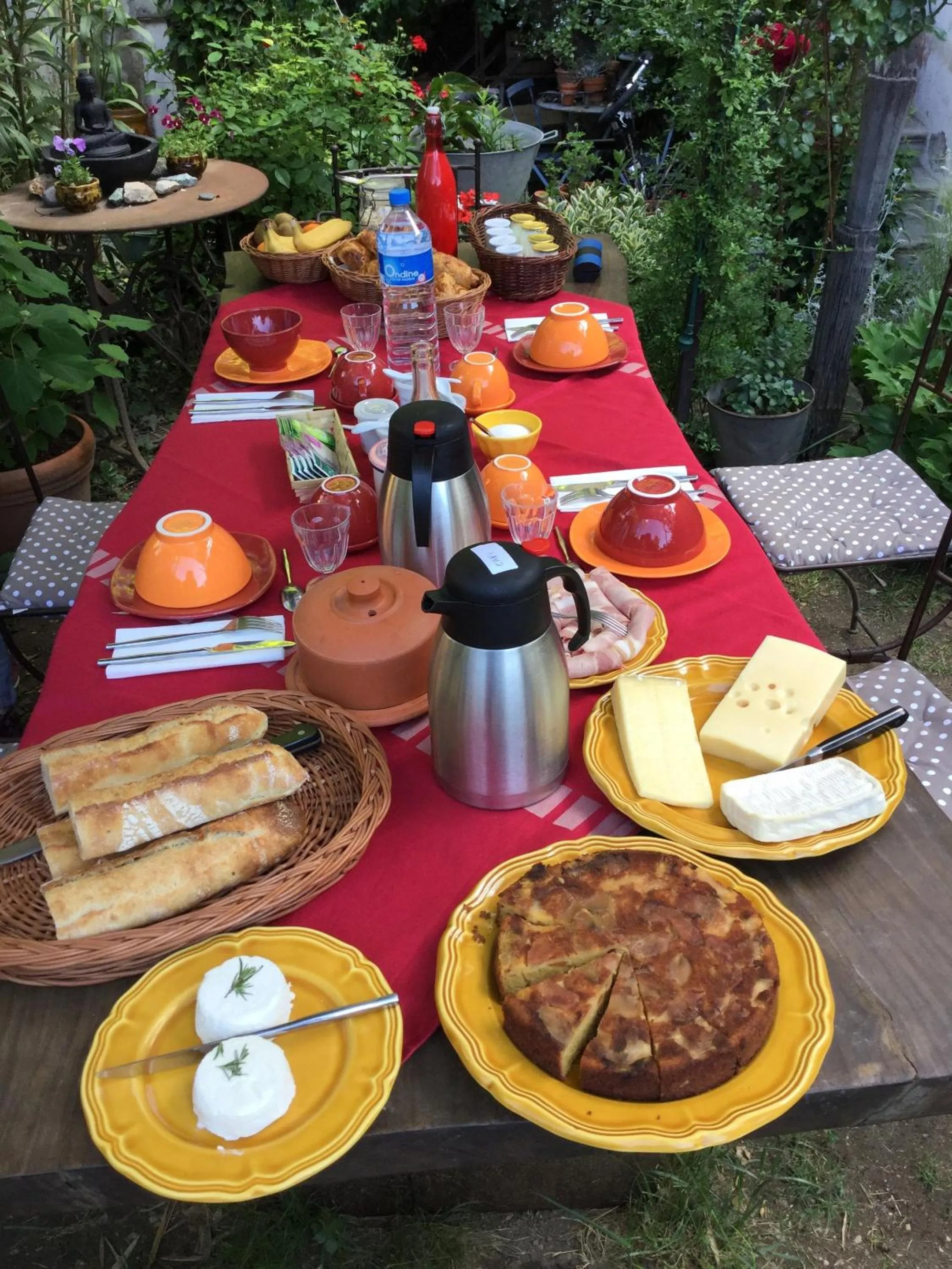 Breakfast in Au Puits de la Fontaine