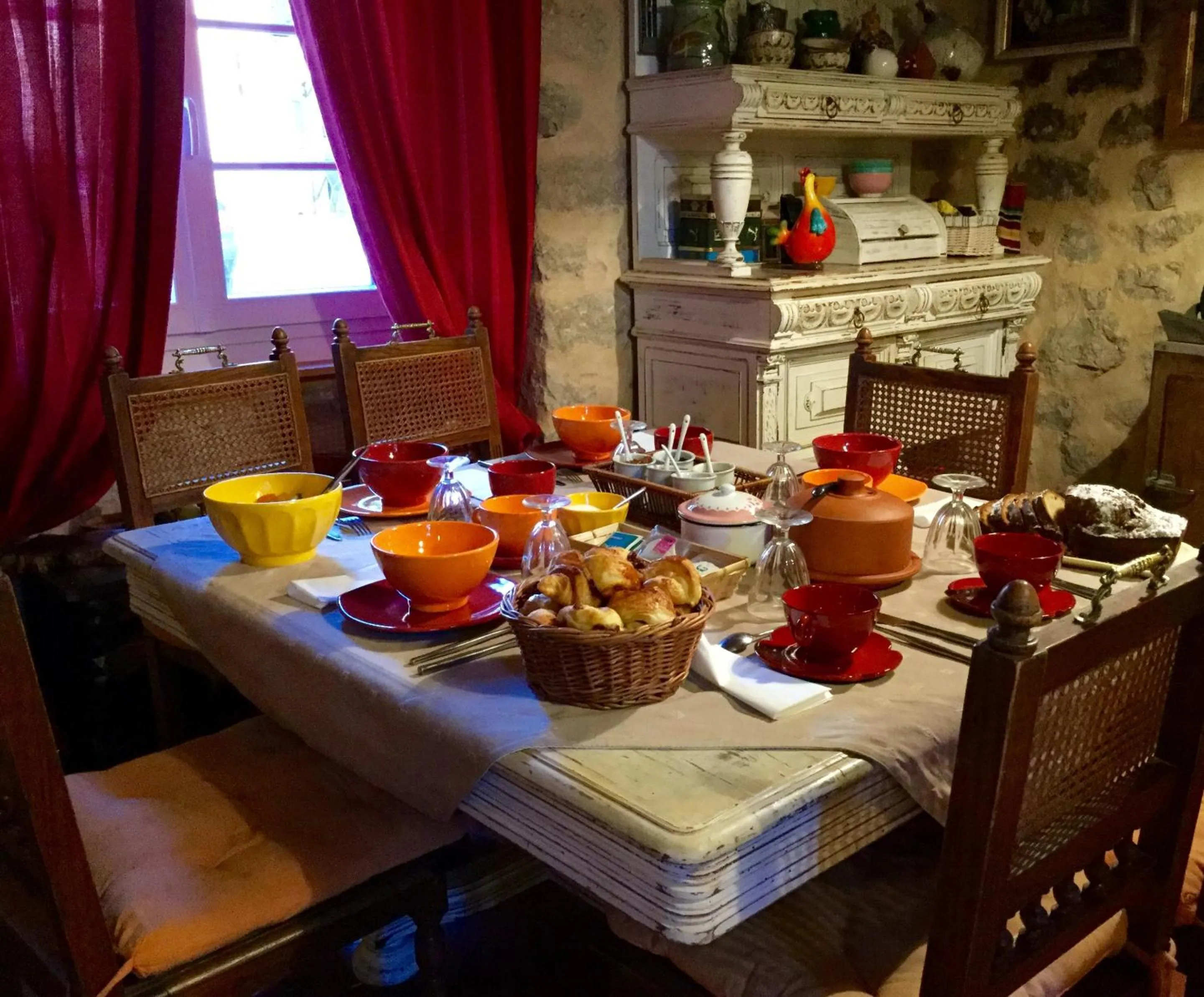 Breakfast in Au Puits de la Fontaine