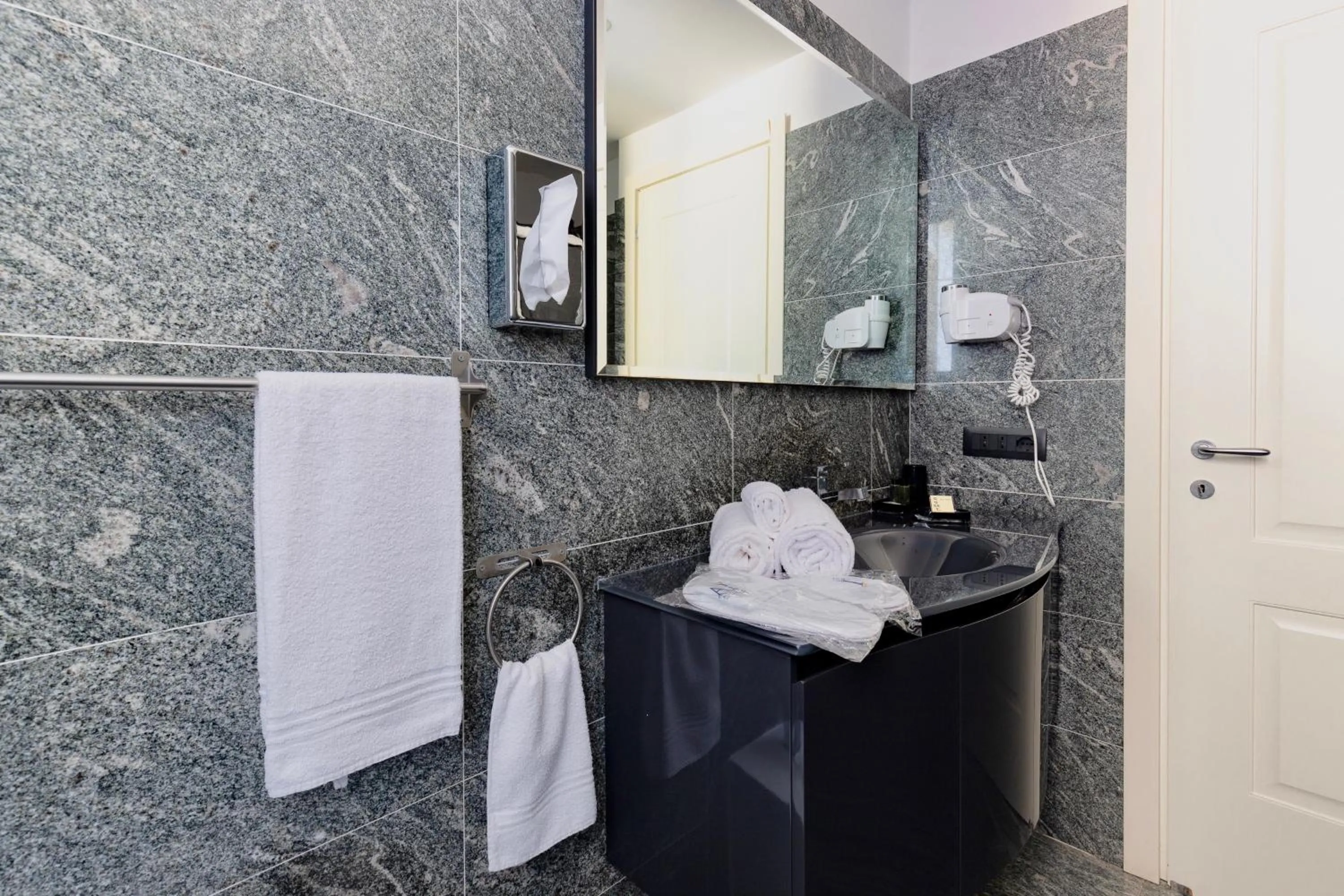 Bathroom in Aiello Rooms