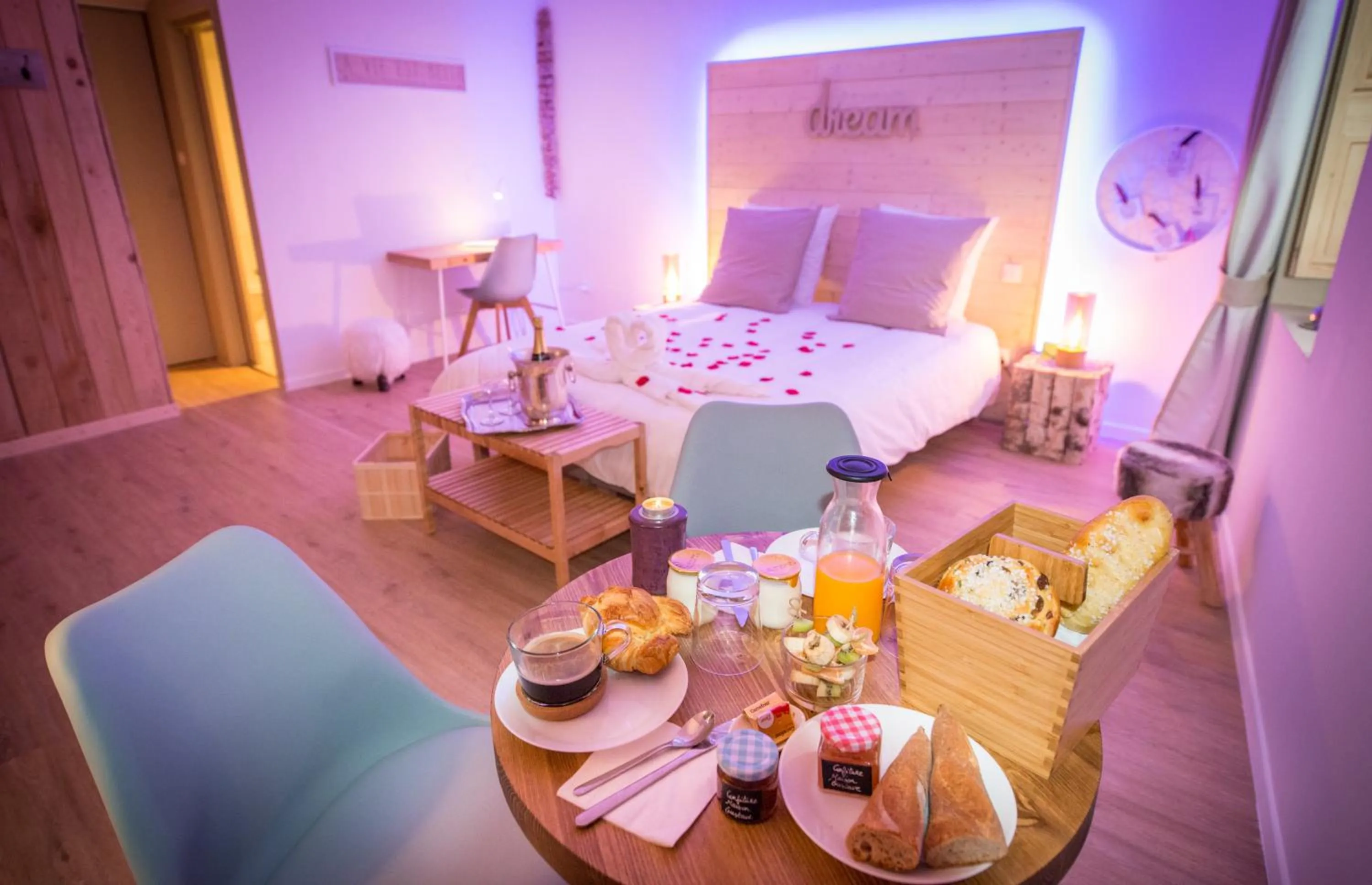 Breakfast, Bed in La Maison Gustave