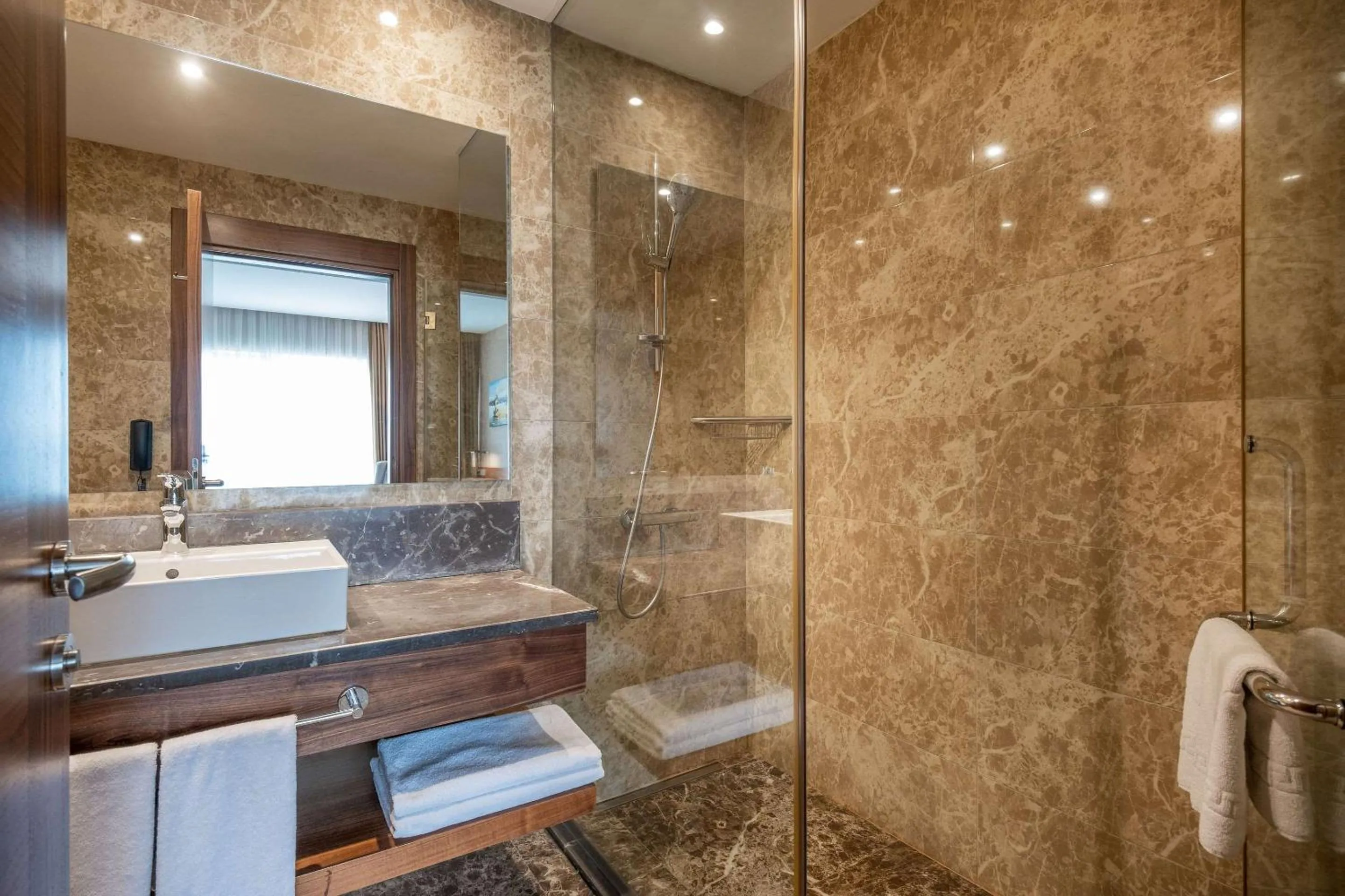 Bedroom in Clarion Hotel Istanbul Mahmutbey