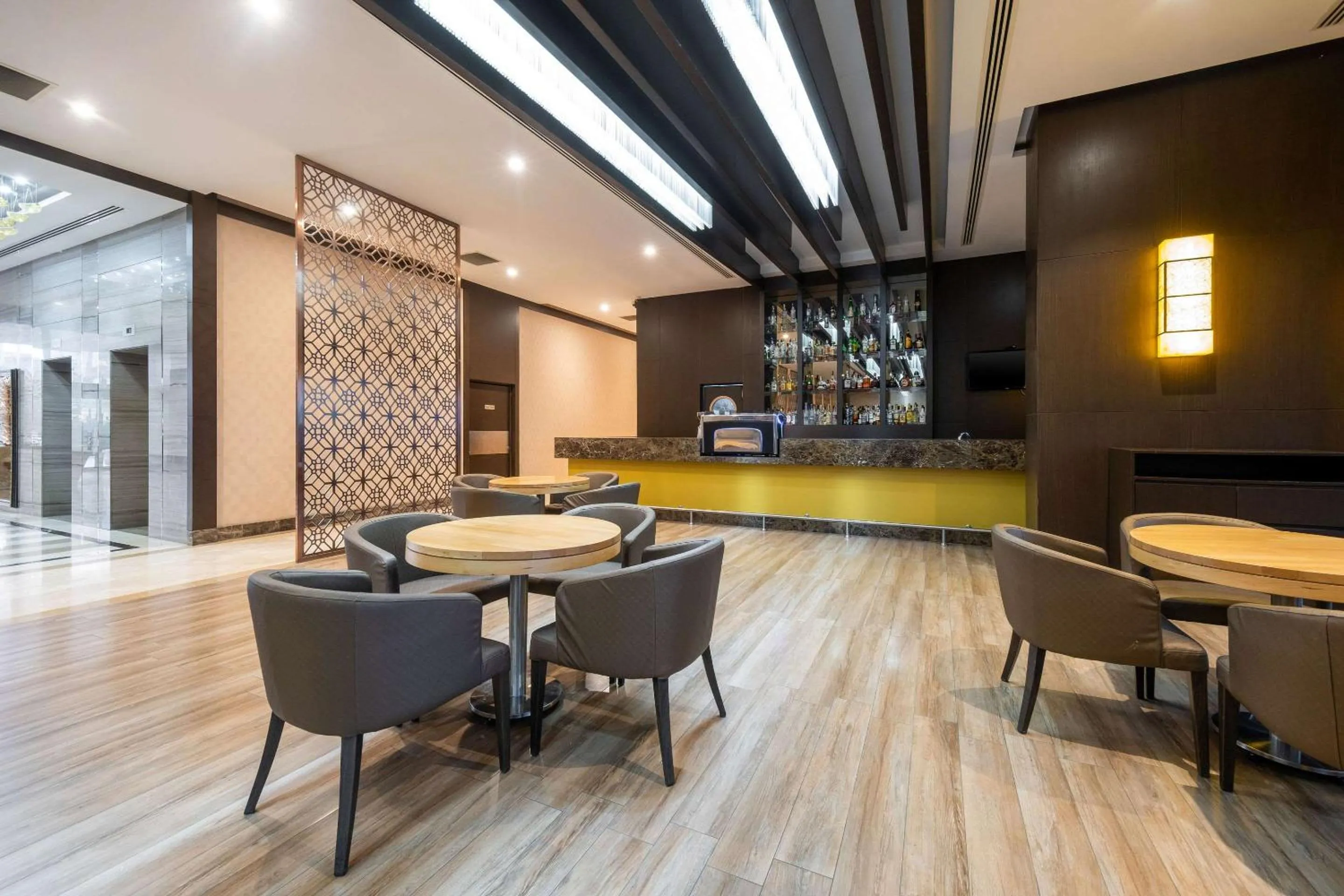 Restaurant/places to eat in Clarion Hotel Istanbul Mahmutbey