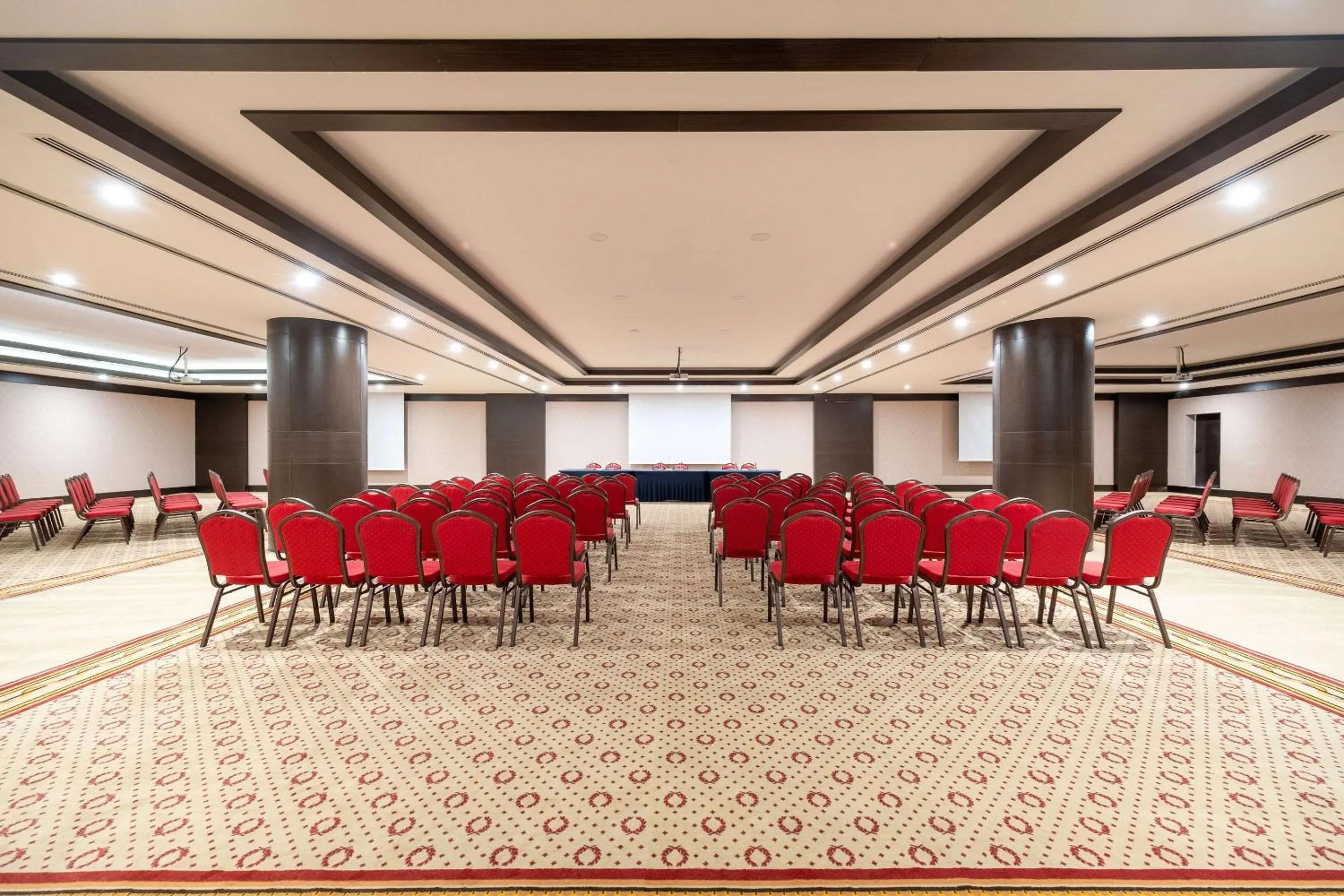 Meeting/conference room in Clarion Hotel Istanbul Mahmutbey