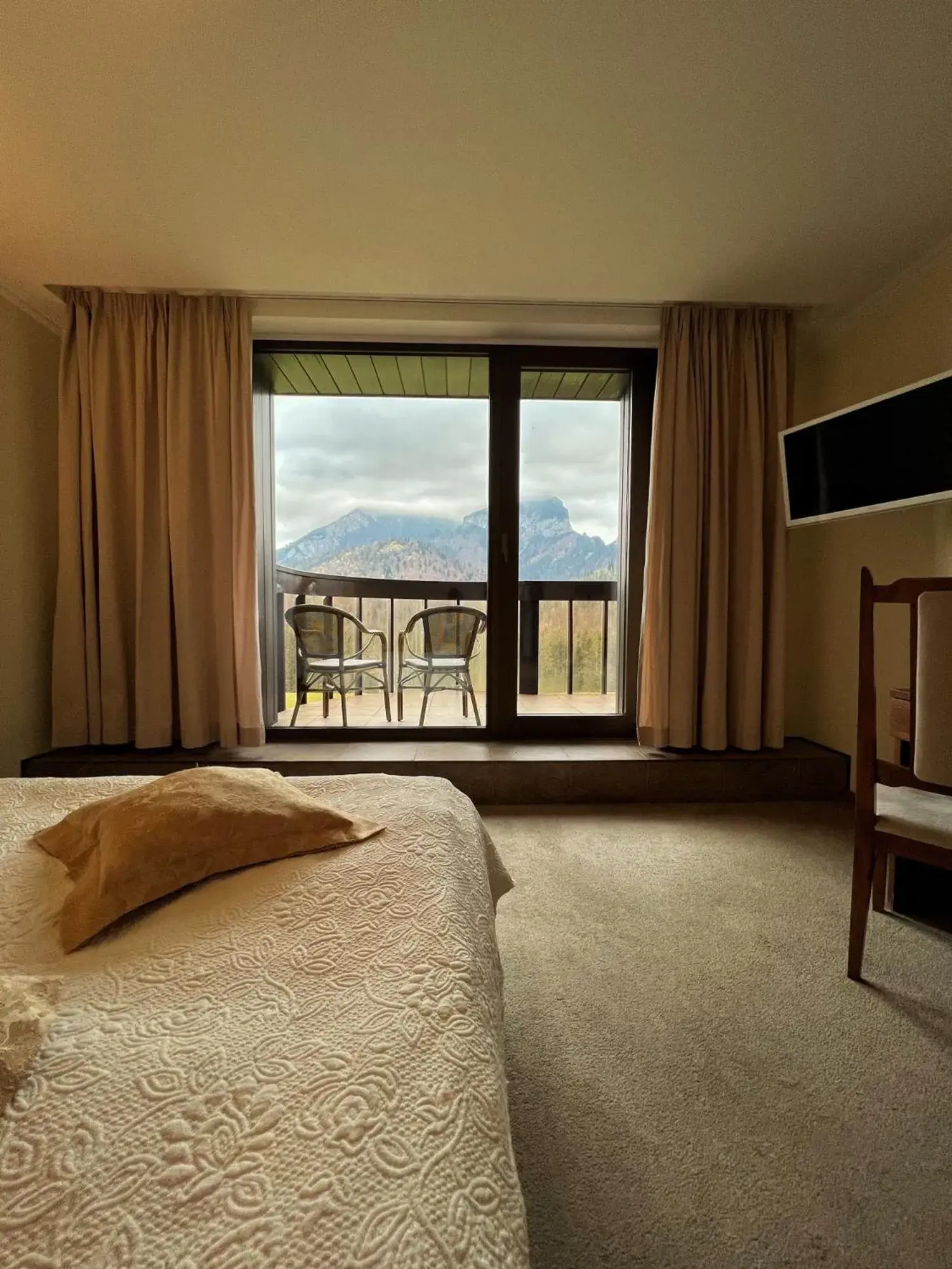 Deluxe Suite with Mountain View in President Hotel Montfort Deluxe Suite with Mountain View in President Hotel Montfort