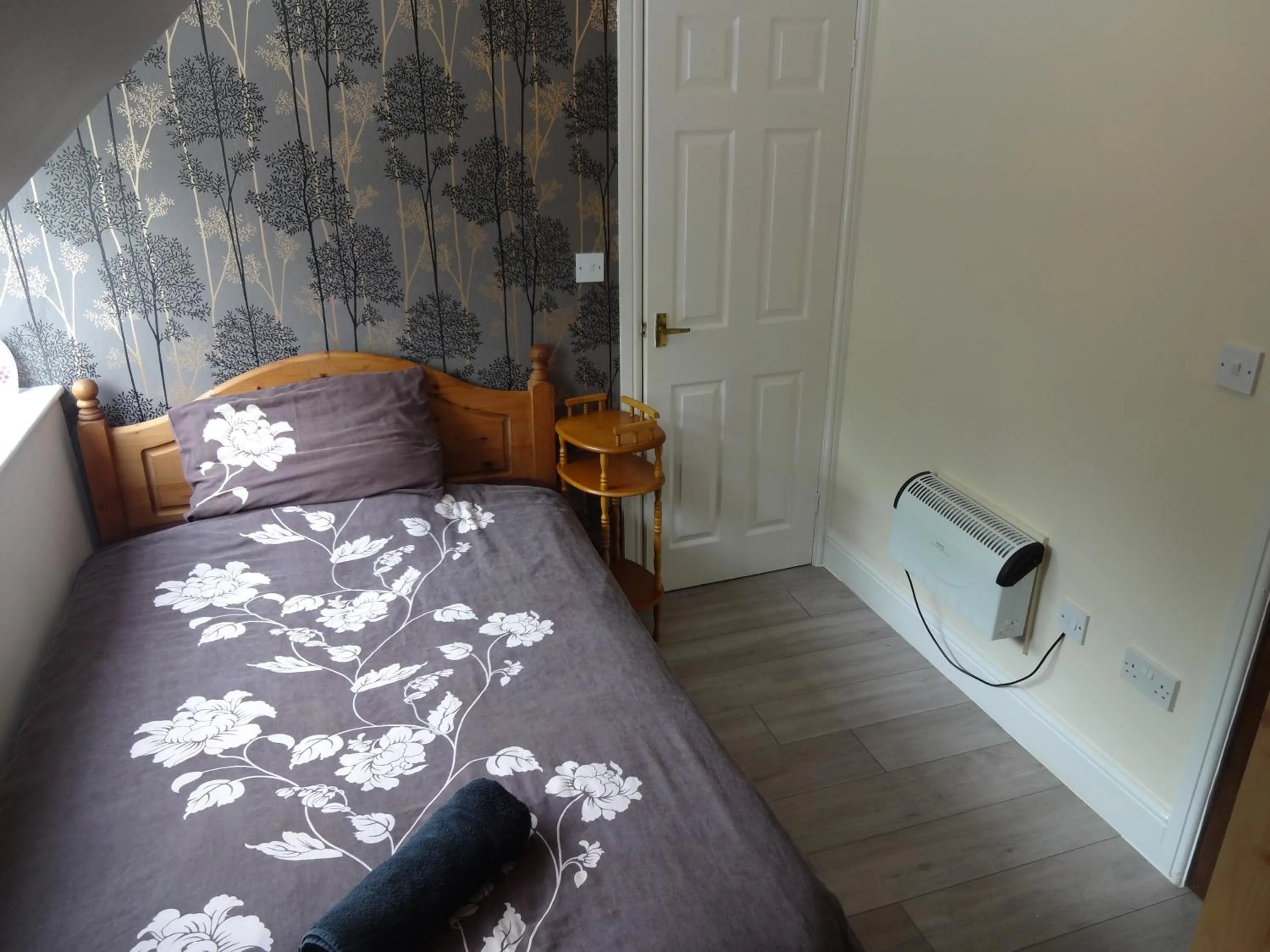 Photo of the whole room, Bed in Travellers Rest Motel