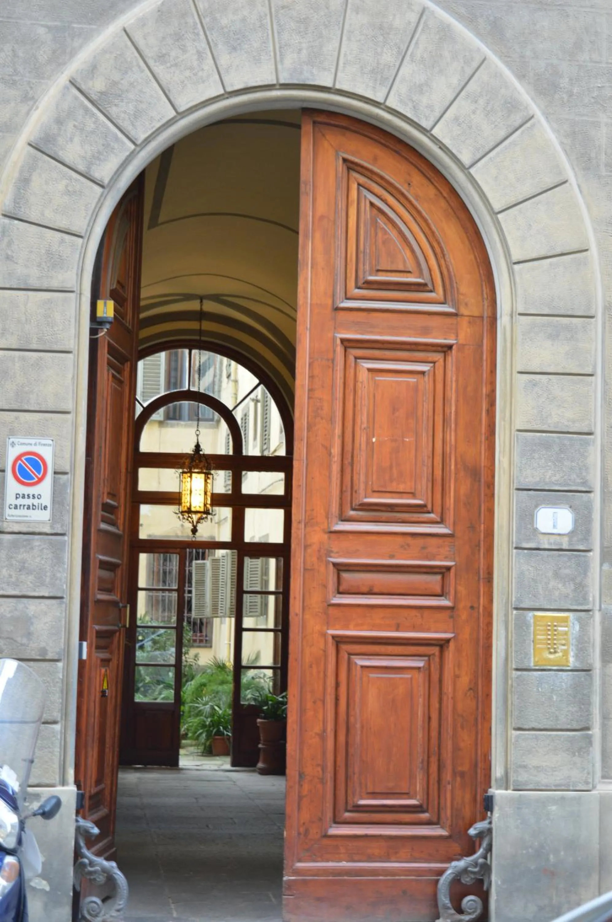 Facade/entrance in San Marco Suite Center