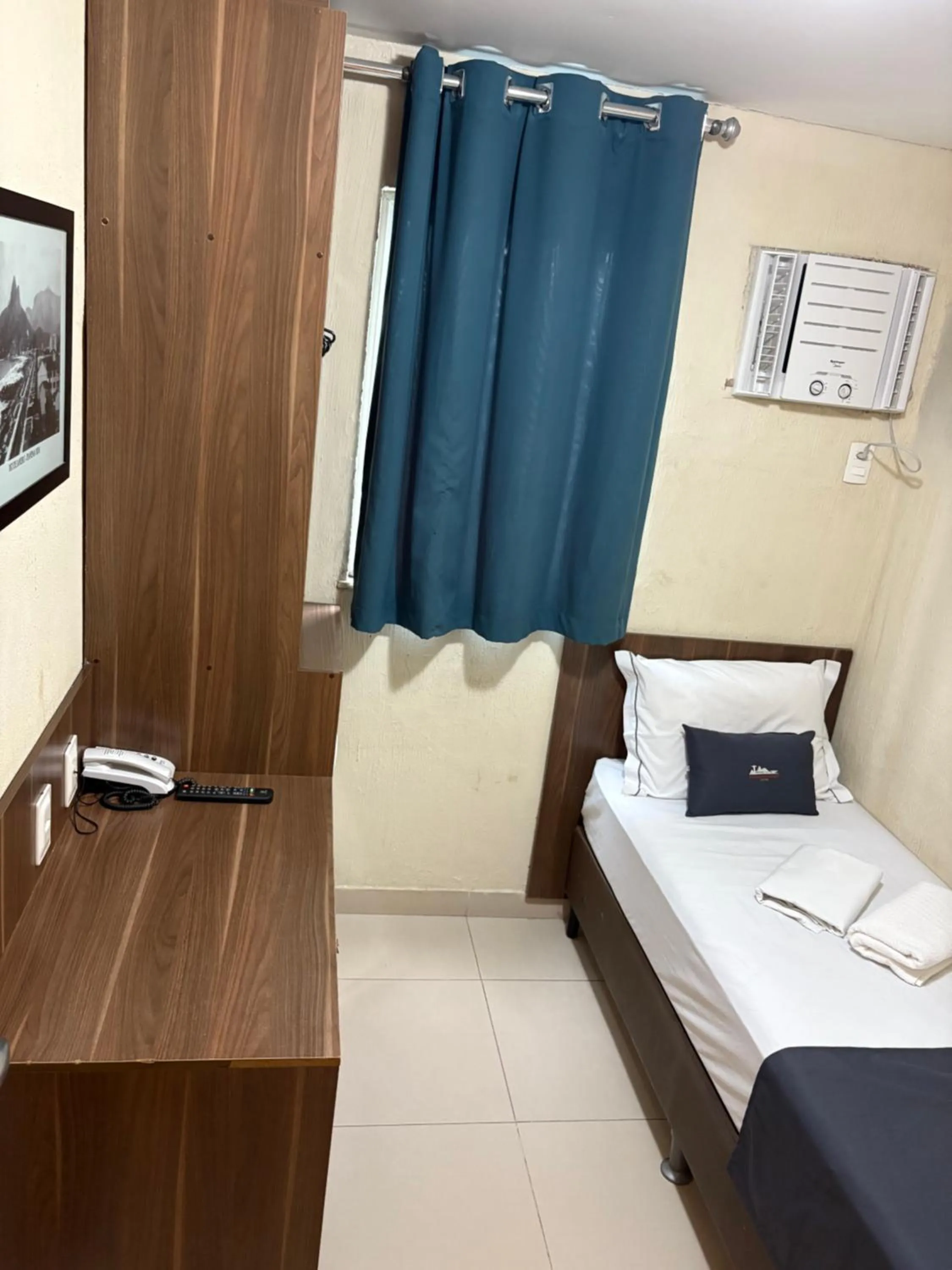 Bed in Downtown Santana Hotel