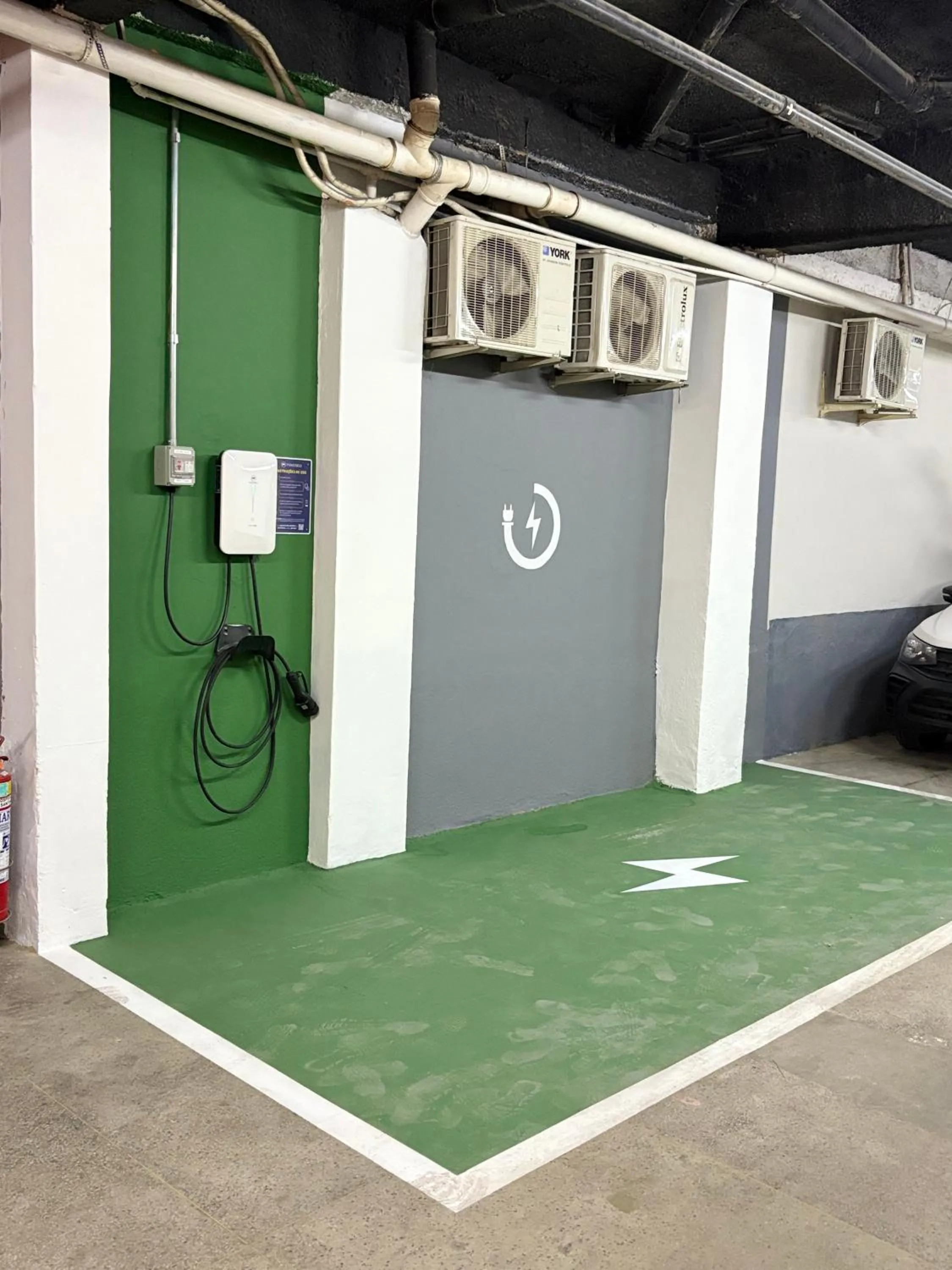 Property building in Downtown Santana Hotel