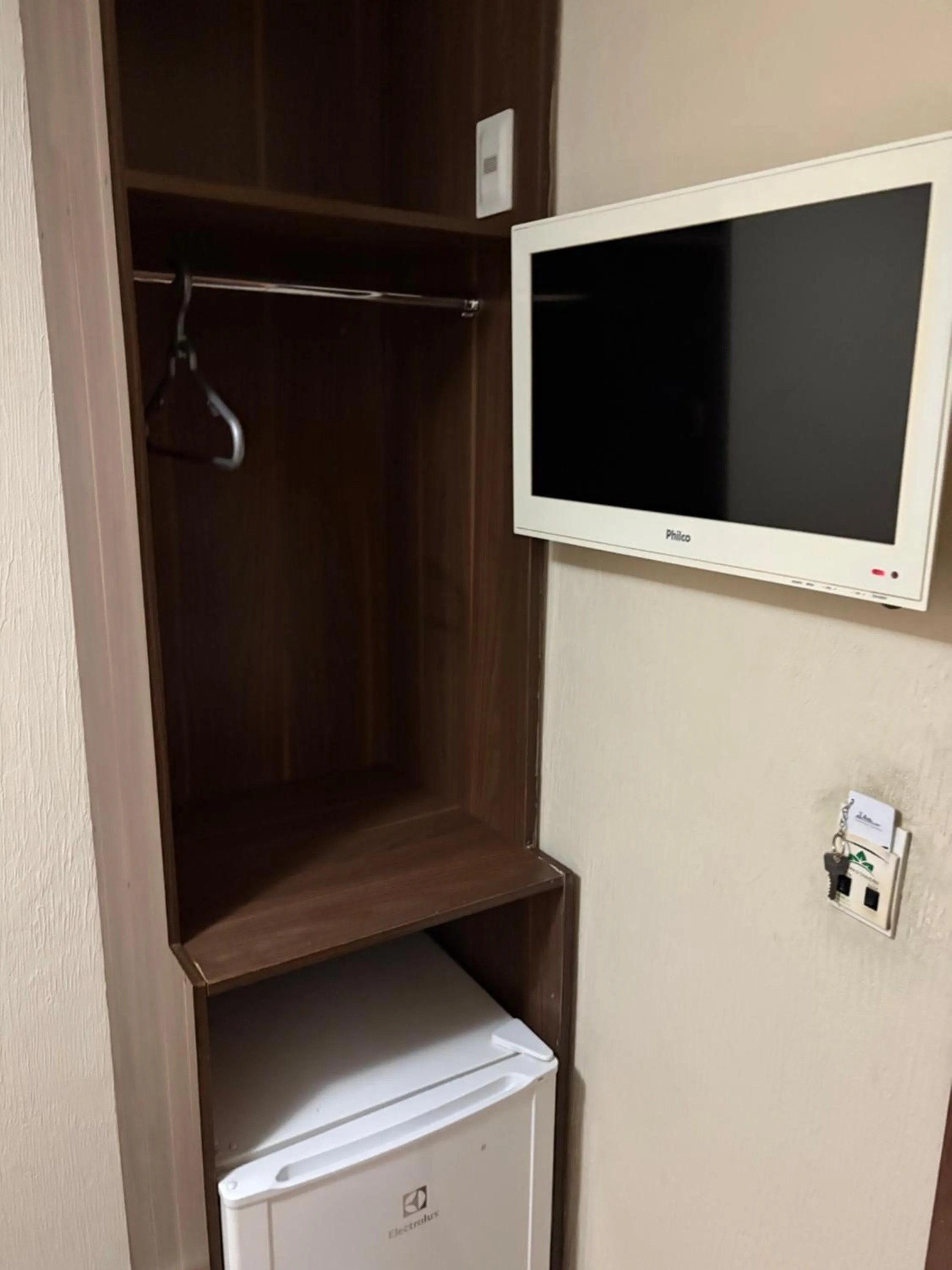 wardrobe in Downtown Santana Hotel