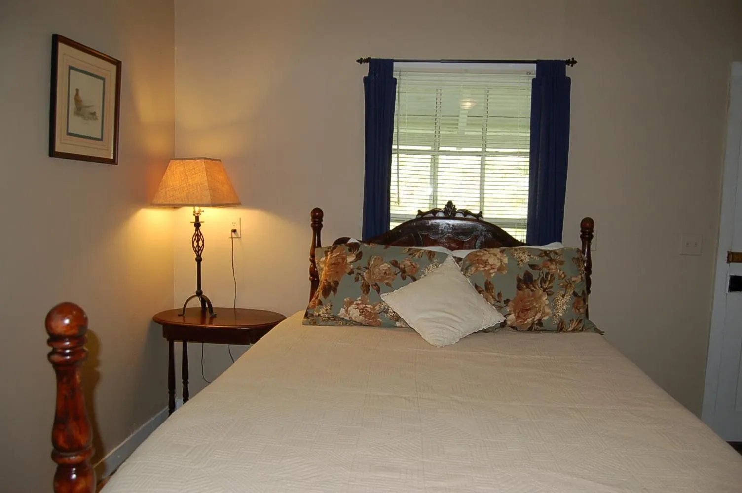 Bedroom, Bed in The Cabins at Healing Springs