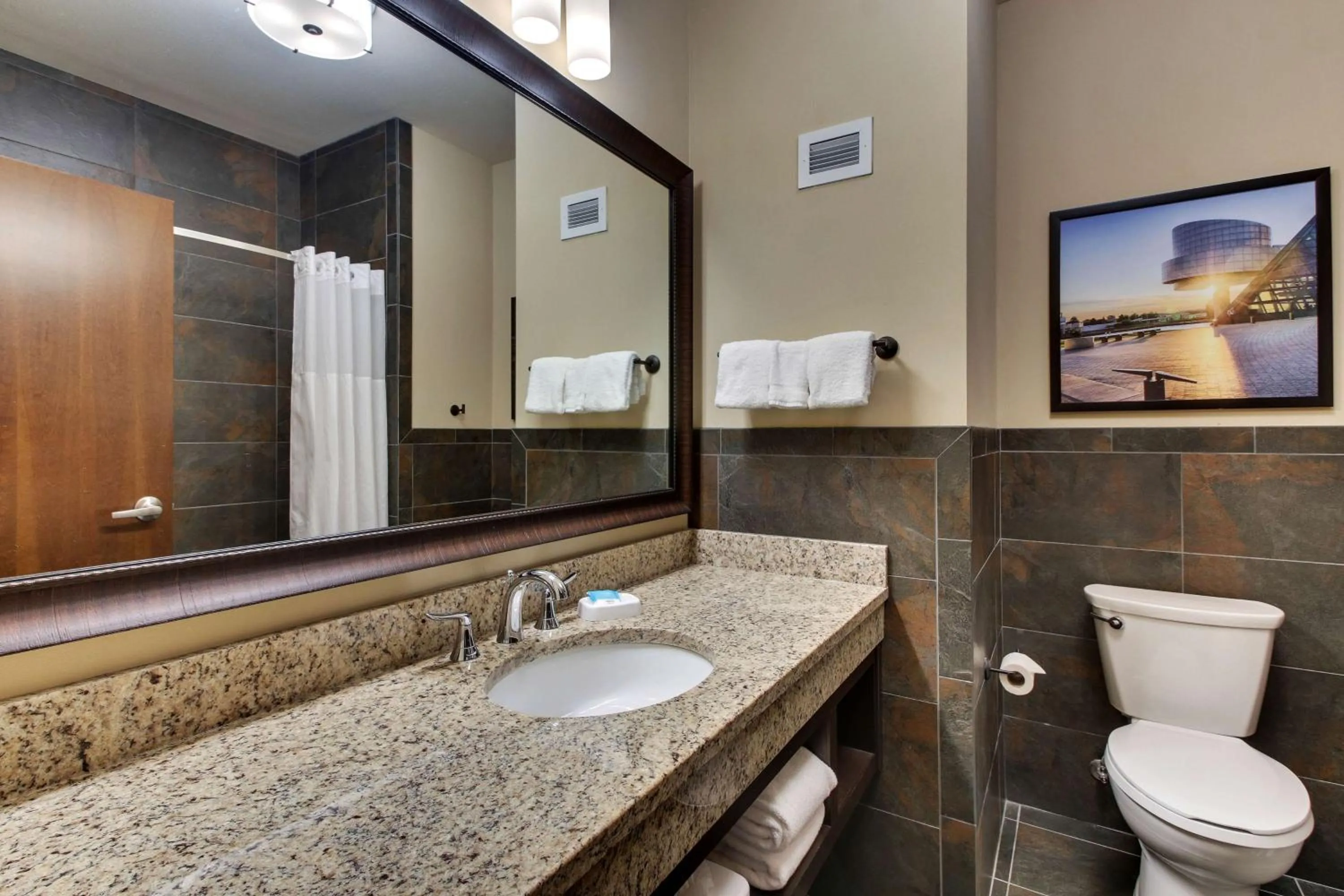 Bathroom in Drury Plaza Hotel Cleveland Downtown