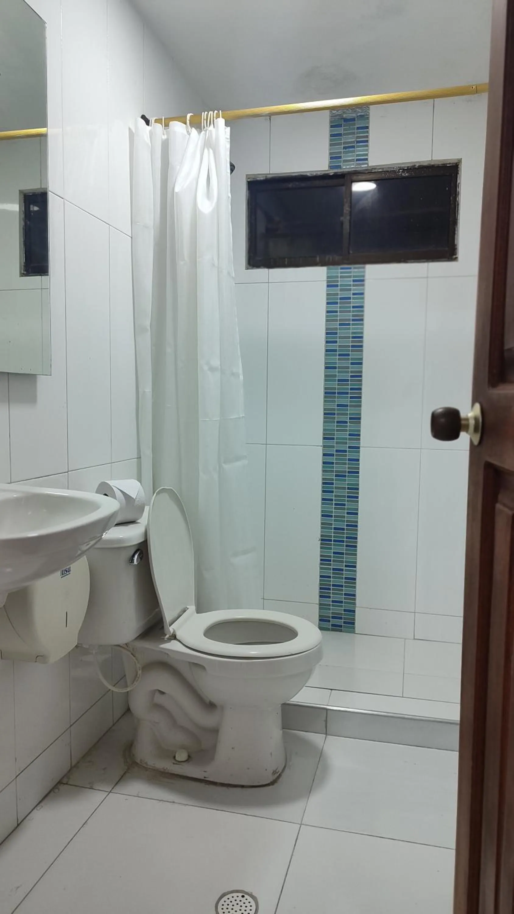 Bathroom in Hotel Dorado BAQ