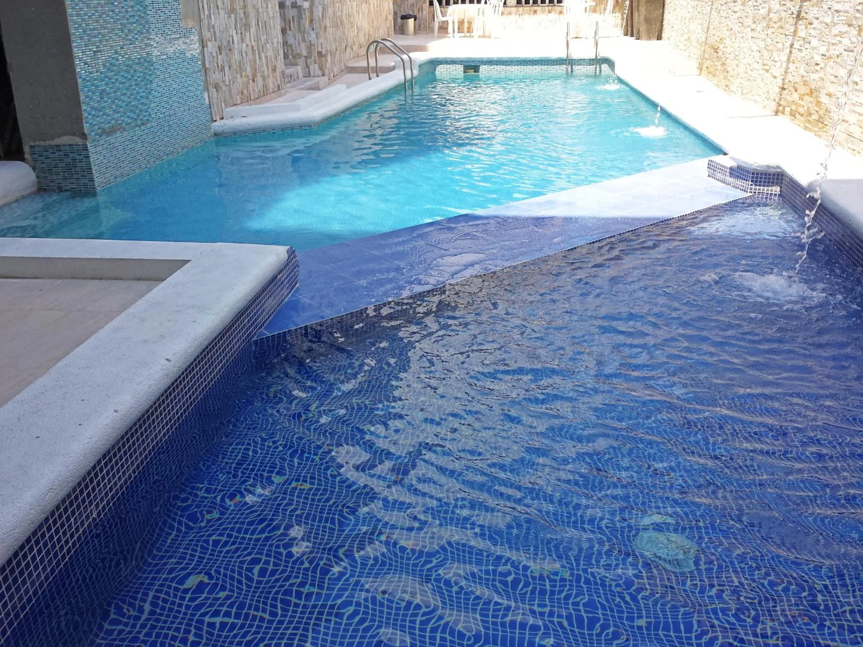 Swimming pool in Hotel Dorado BAQ