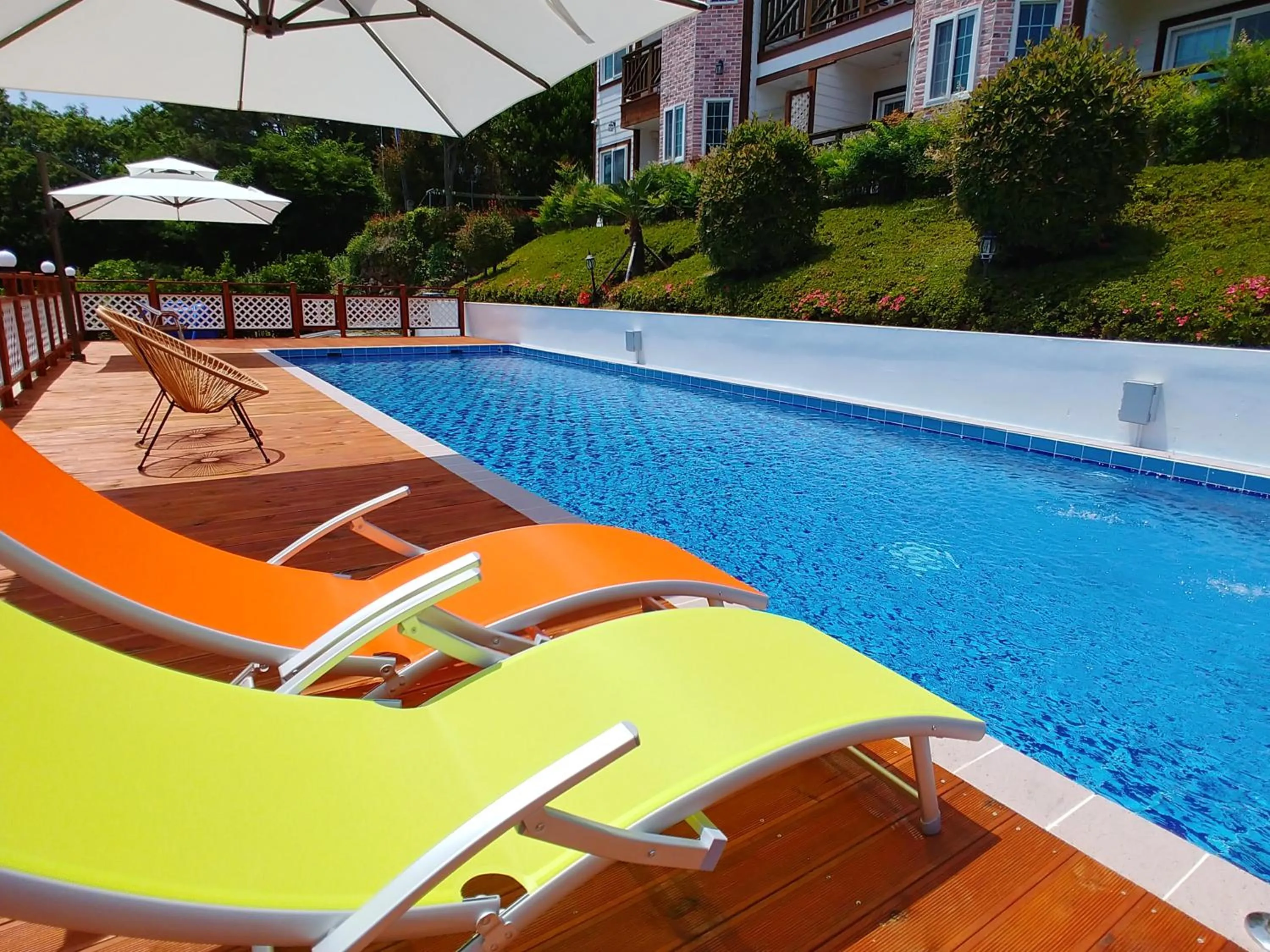 Swimming pool in Beljari Pension