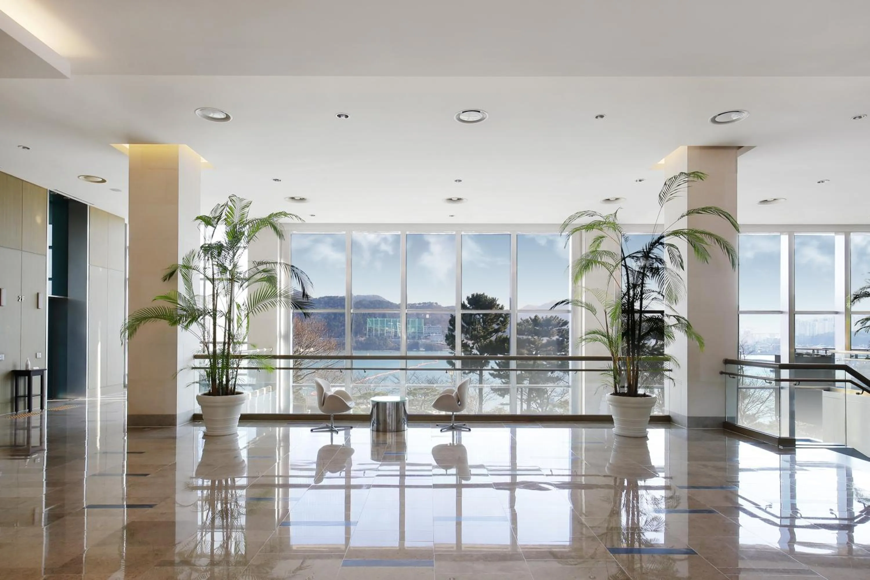 Lobby or reception in Geoje Samsung Hotel
