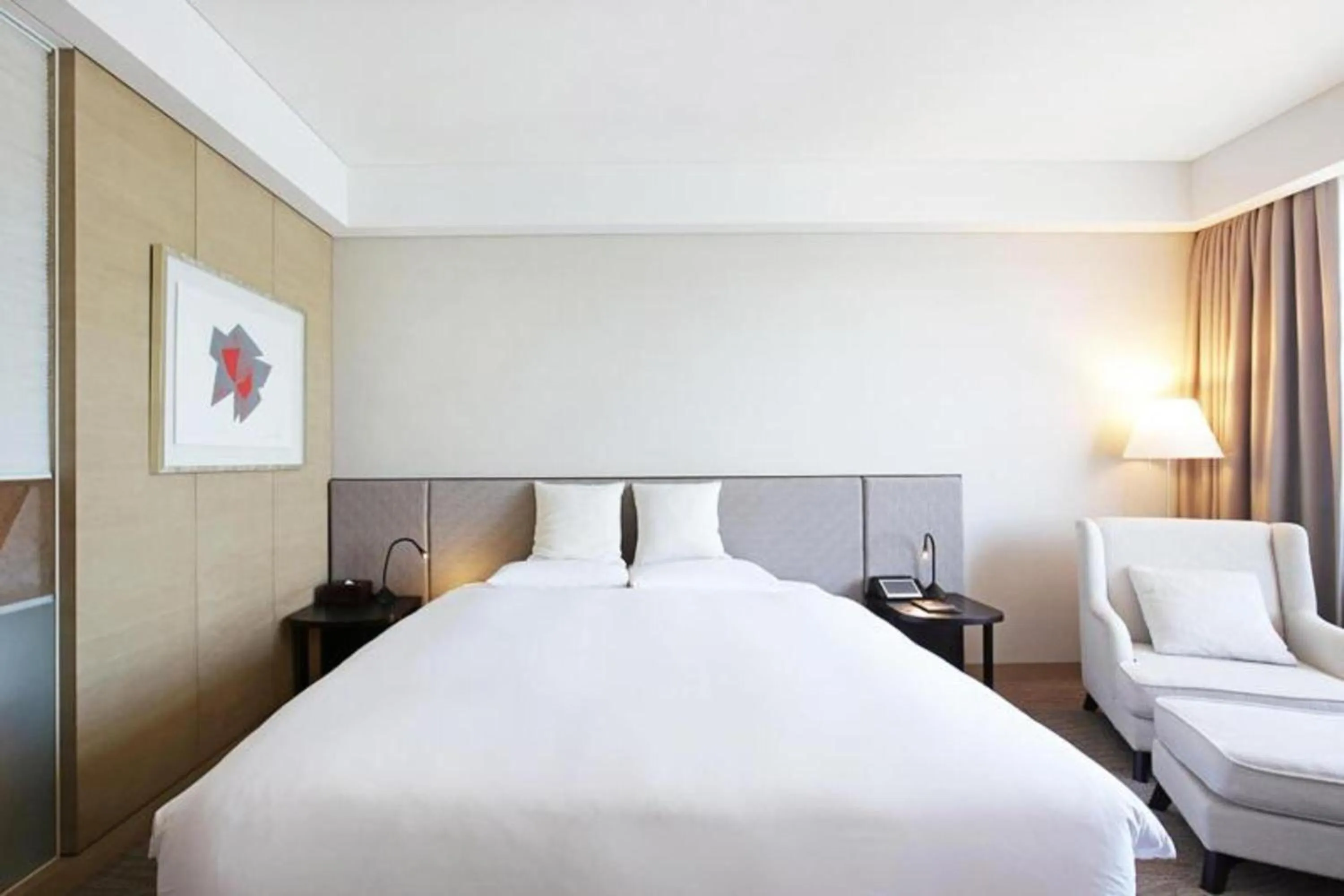 Bedroom, Bed in Geoje Samsung Hotel