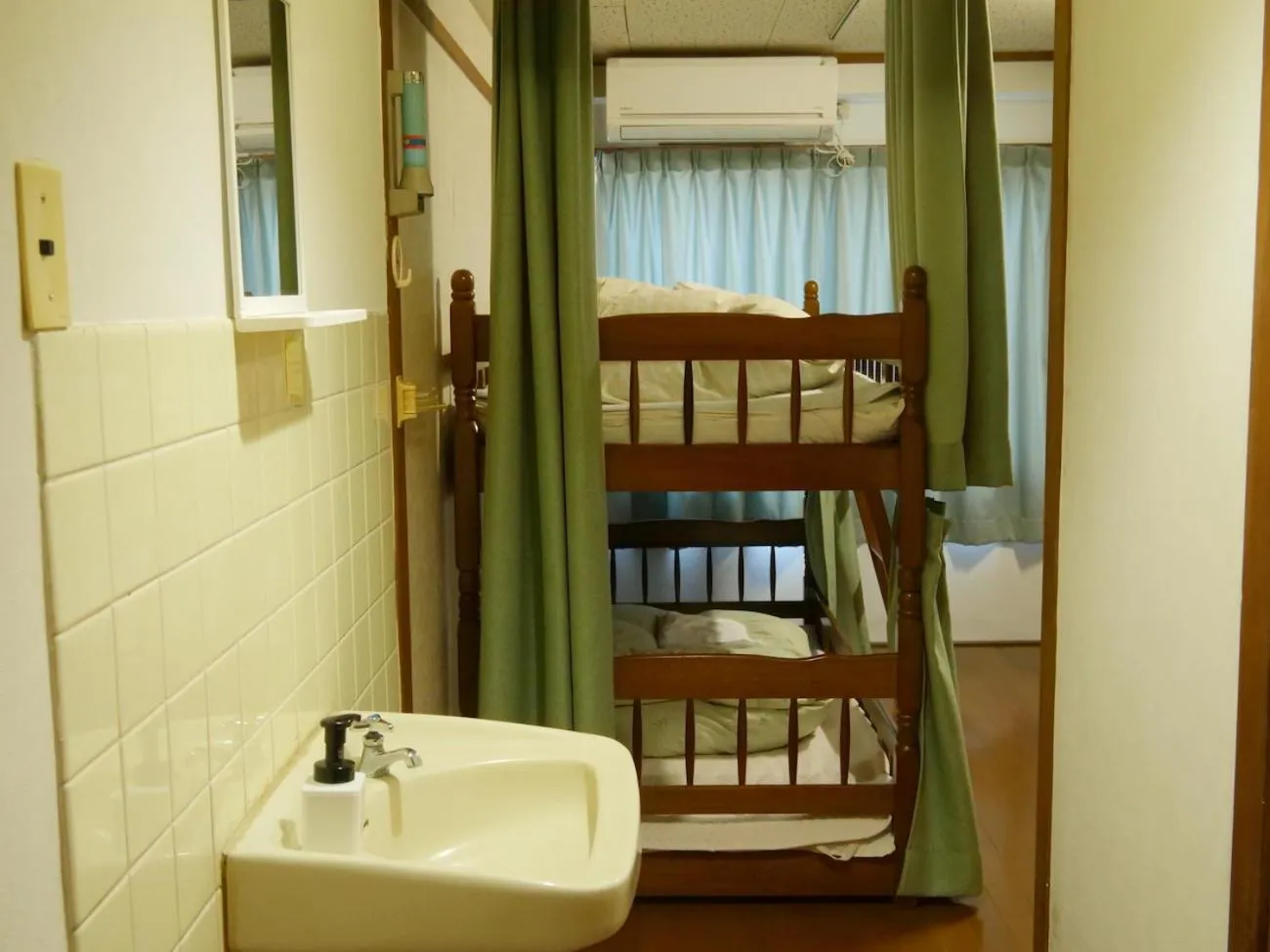 Bed in Kobe Guesthouse