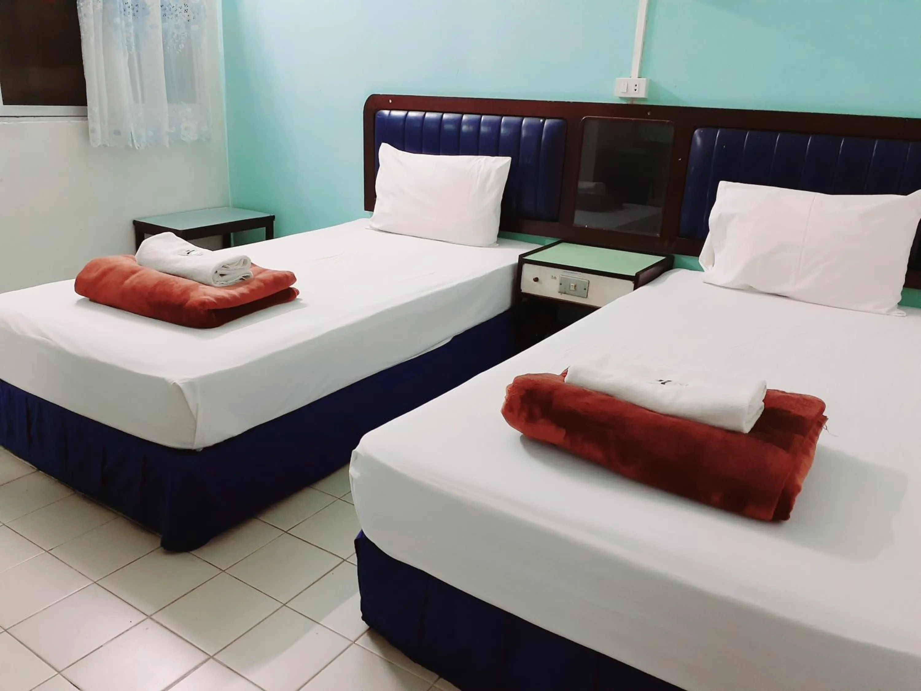 Photo of the whole room in Singapore Hotel