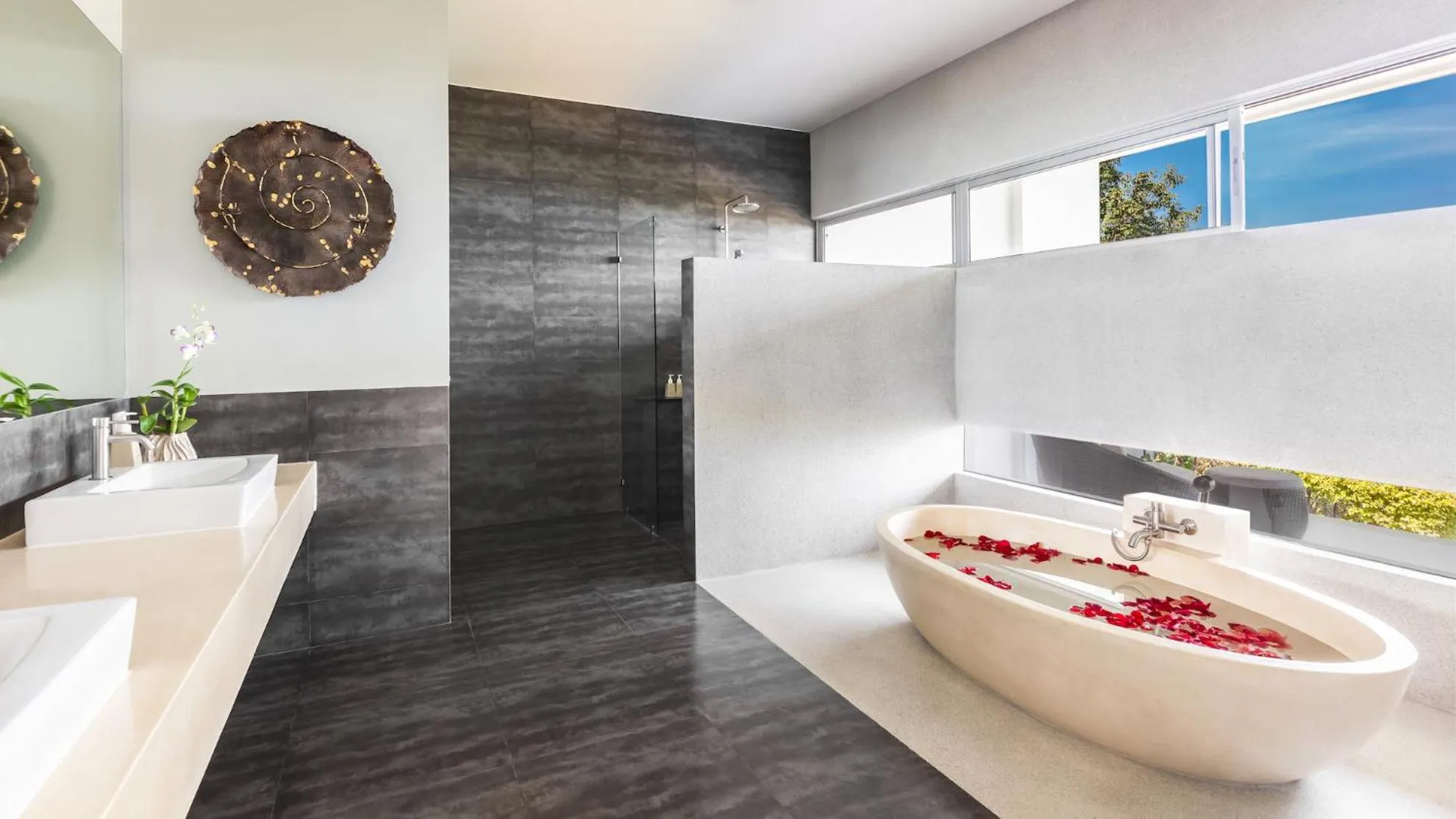 Bathroom in Villa Leelawadee