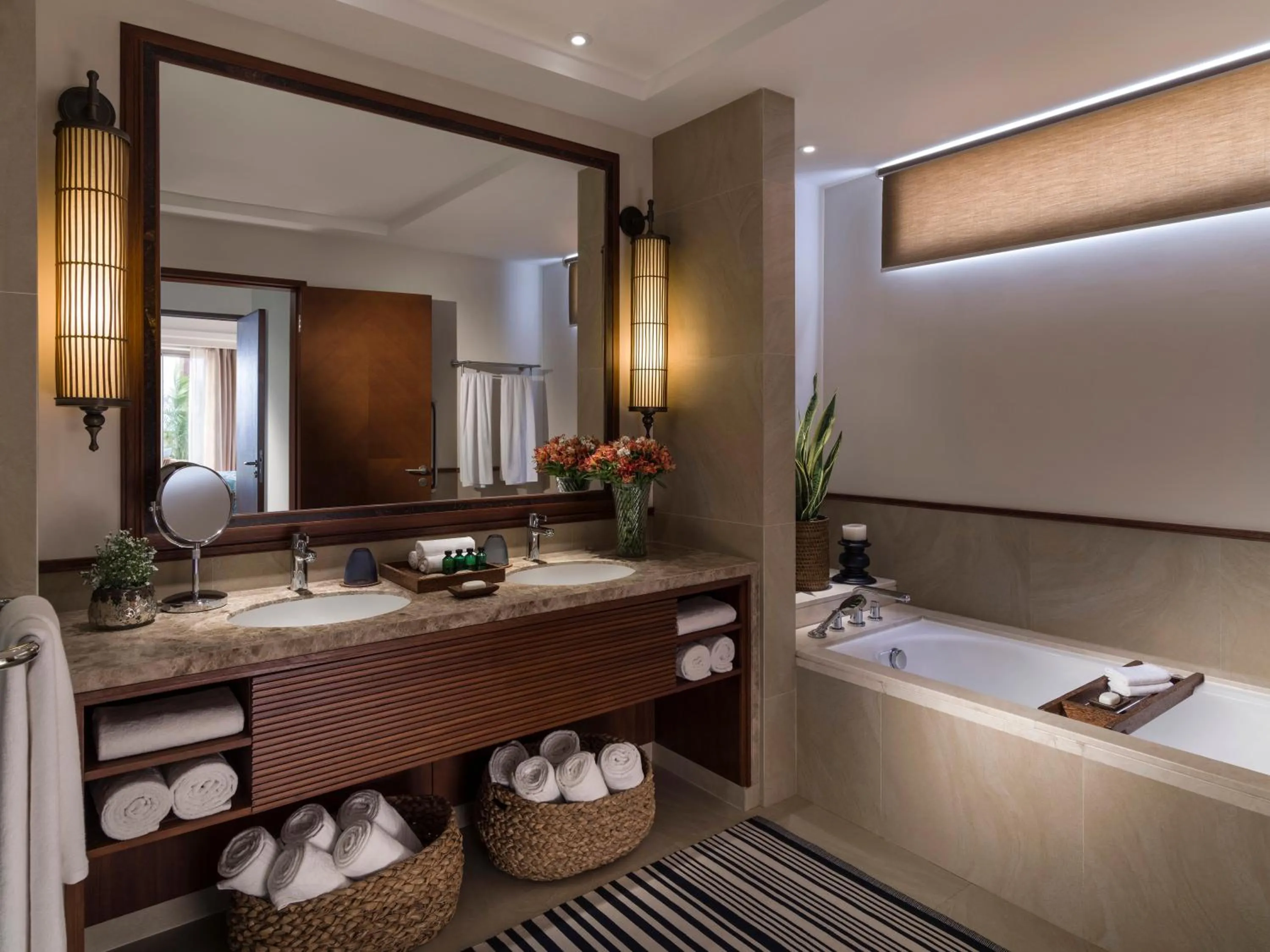 Bathroom, Bed in Shangri-La Hambantota
