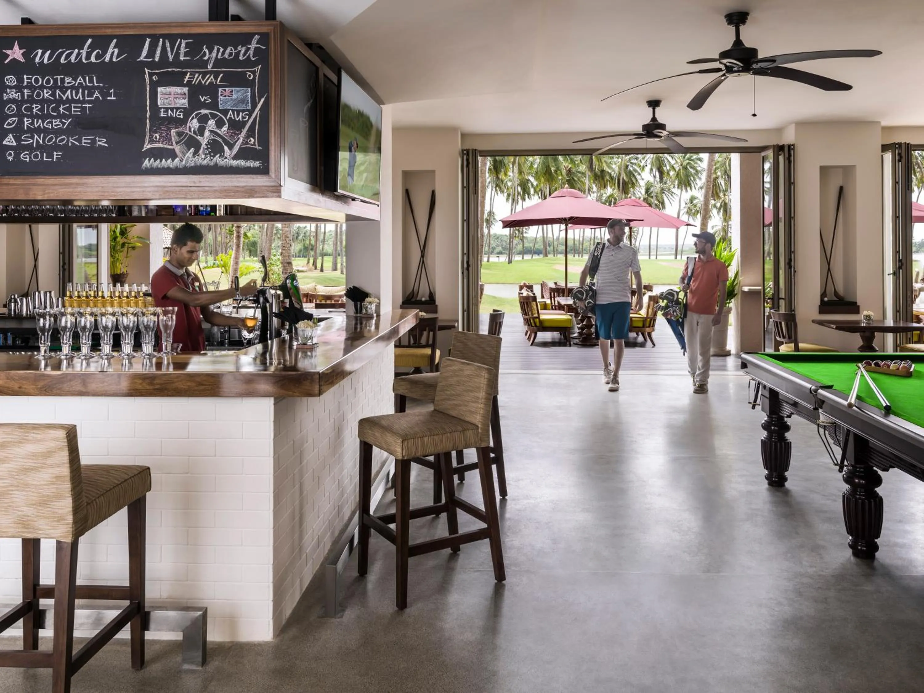 Staff in Shangri-La Hambantota