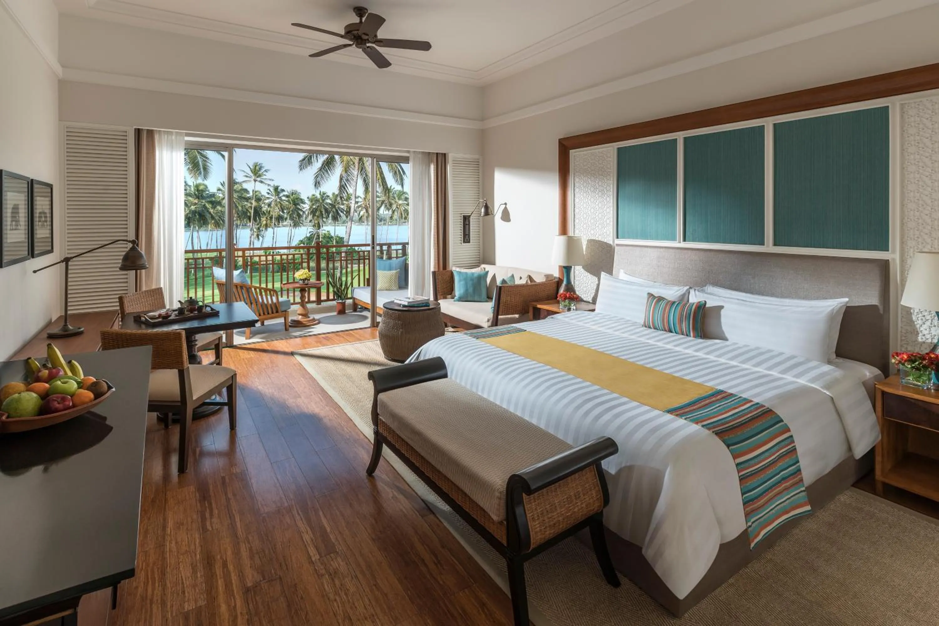 Bed in Shangri-La Hambantota