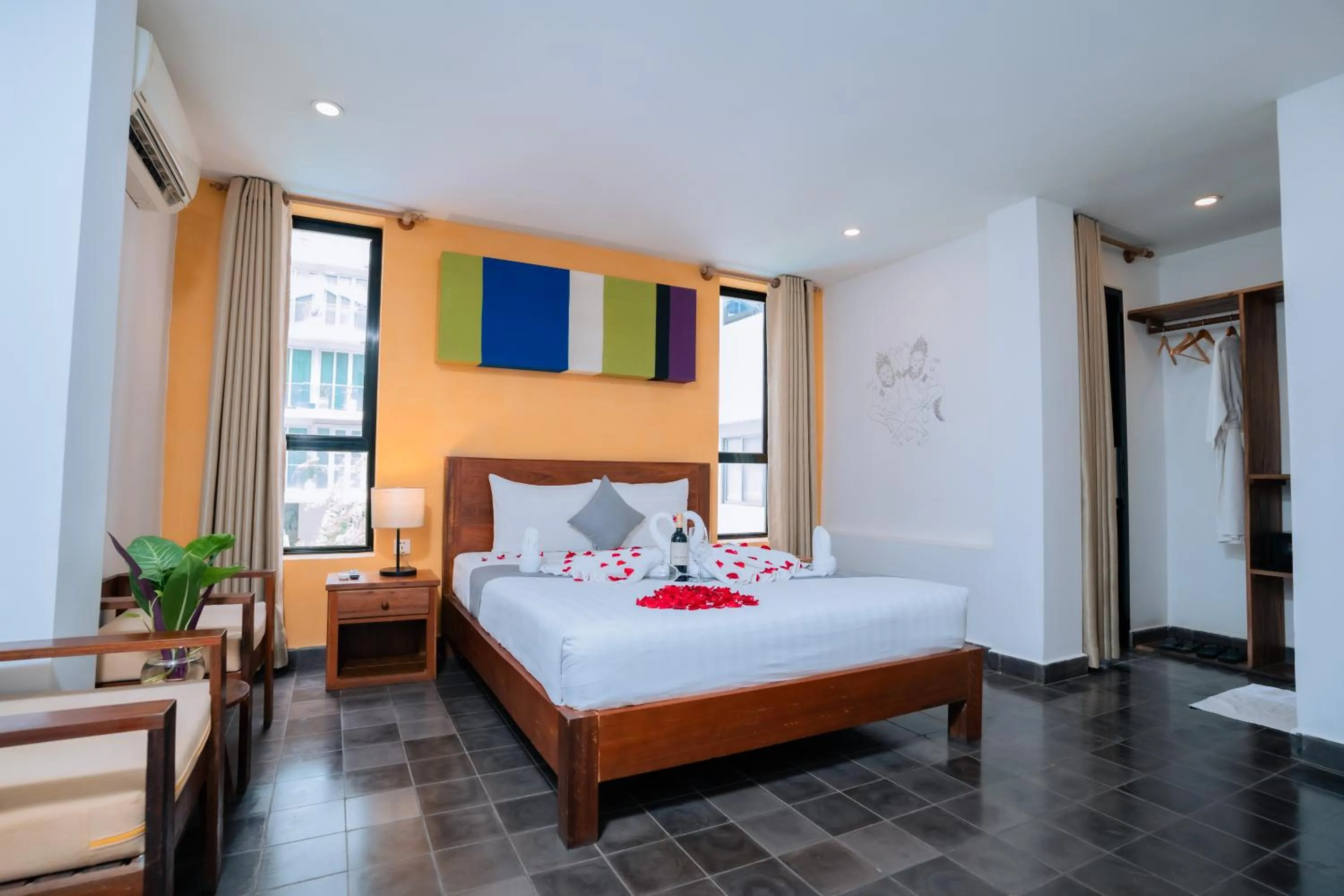 Bedroom, Bed in Home Chic Hotel