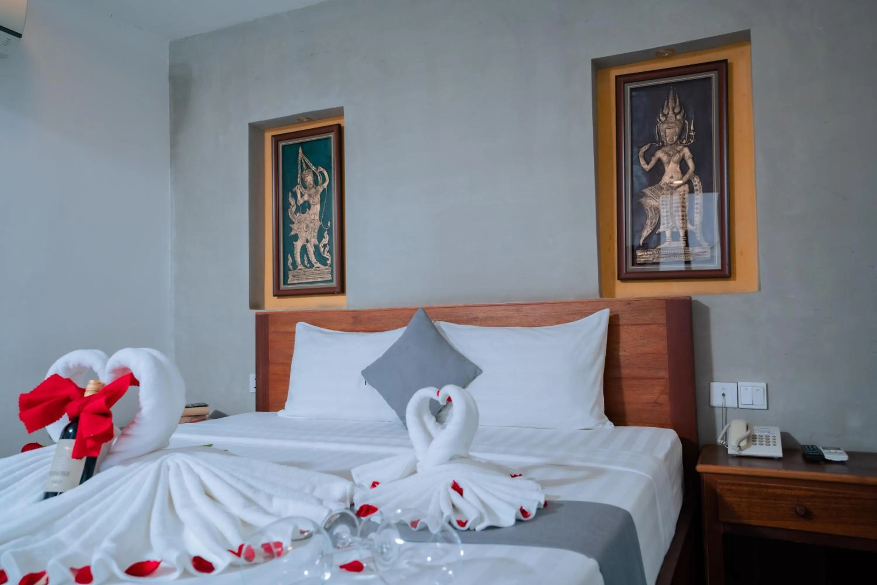 Bedroom, Bed in Home Chic Hotel