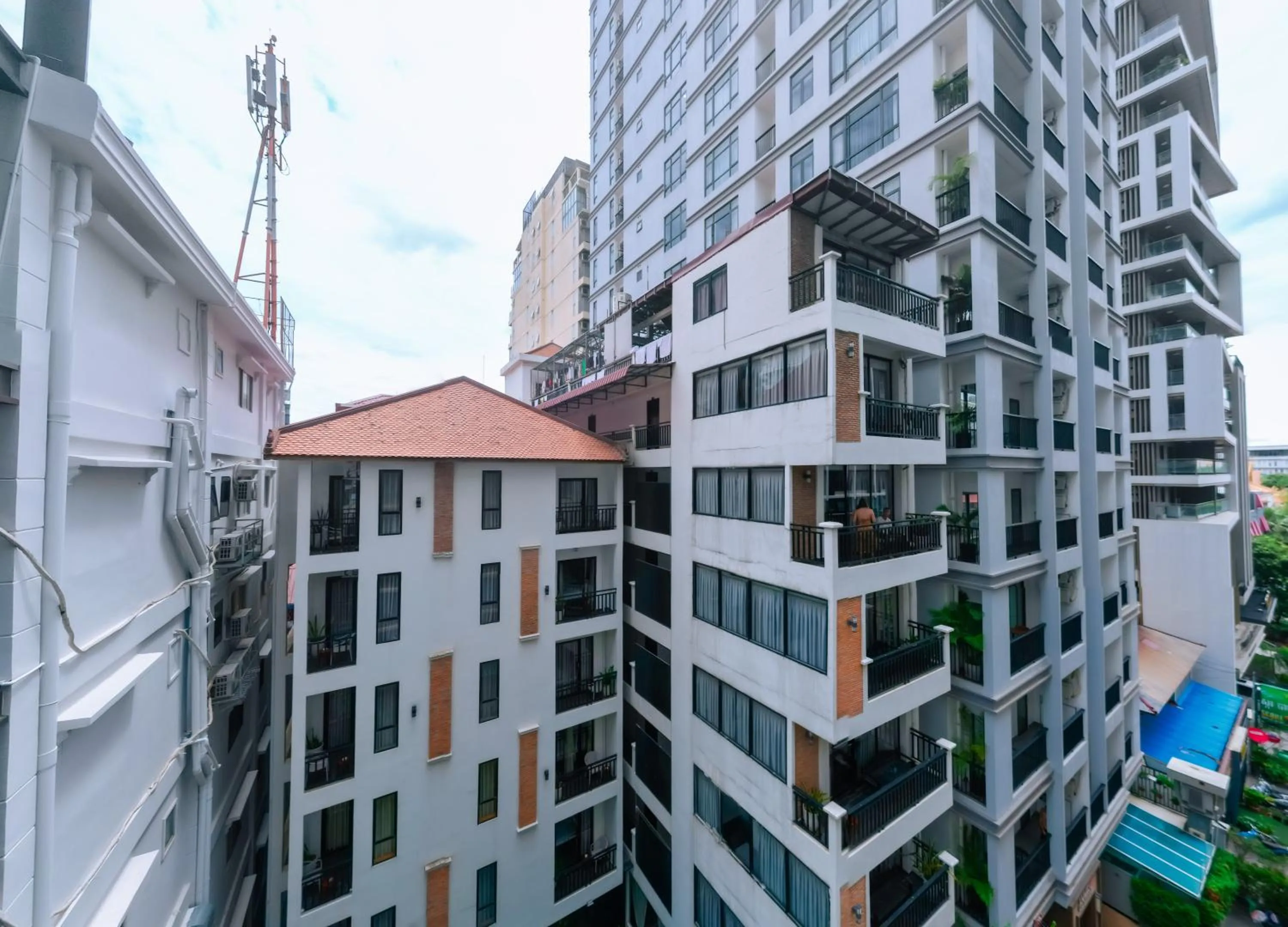 Property building in Home Chic Hotel