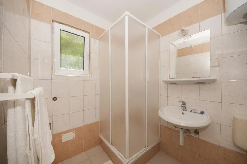 Bathroom in Apartments Jasenka Supetar ST