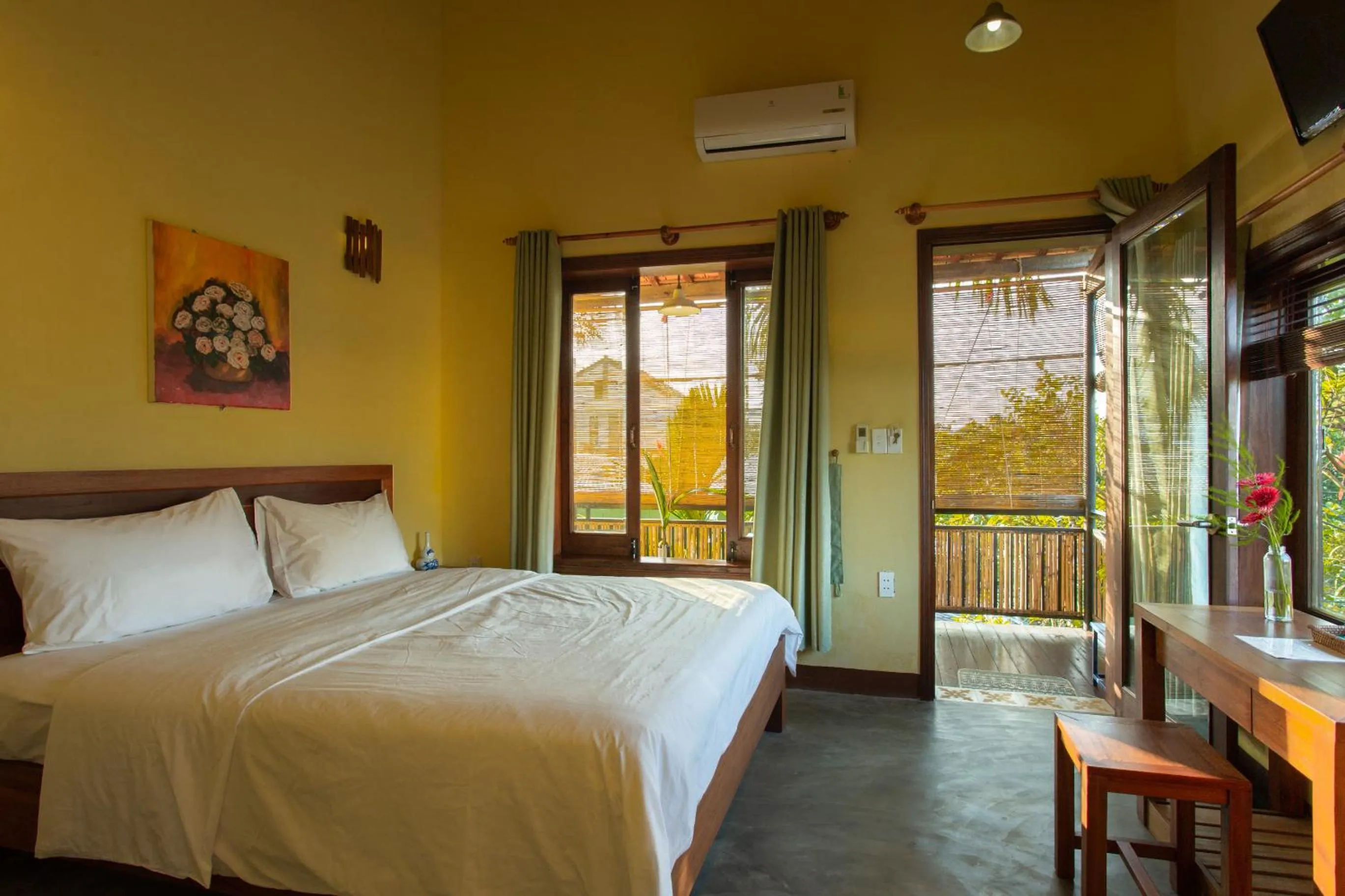 Photo of the whole room, Bed in Chez Xuân ở Hội An - Rooms & more