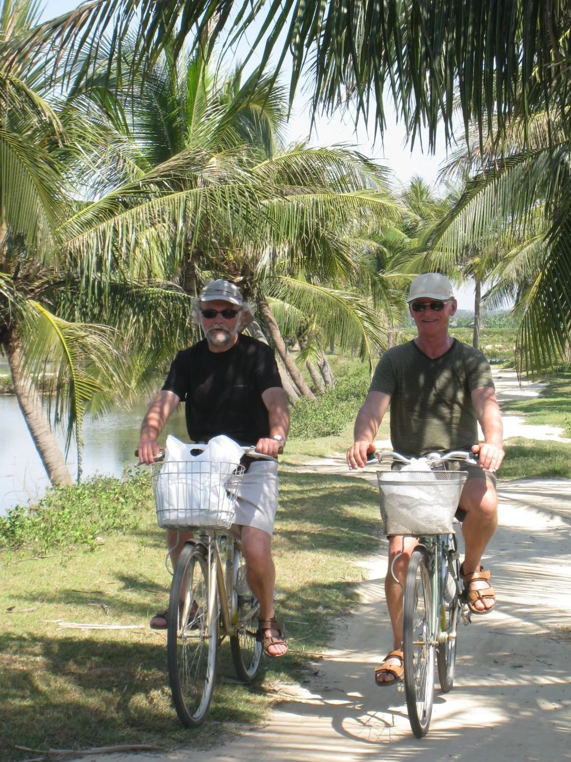 Cycling in Chez Xuân ở Hội An - Rooms & more
