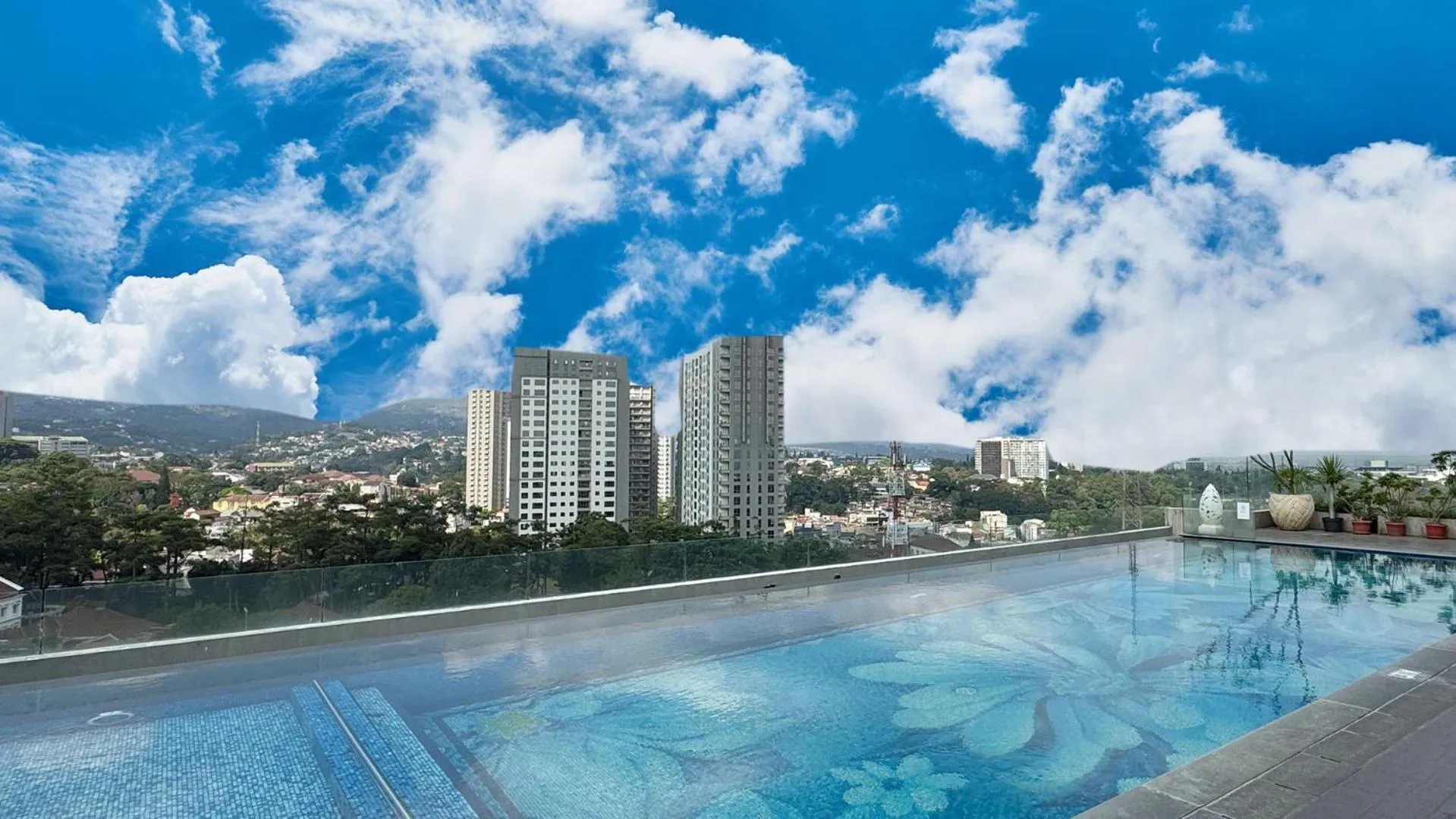 Swimming pool in Belviu Hotel Bandung