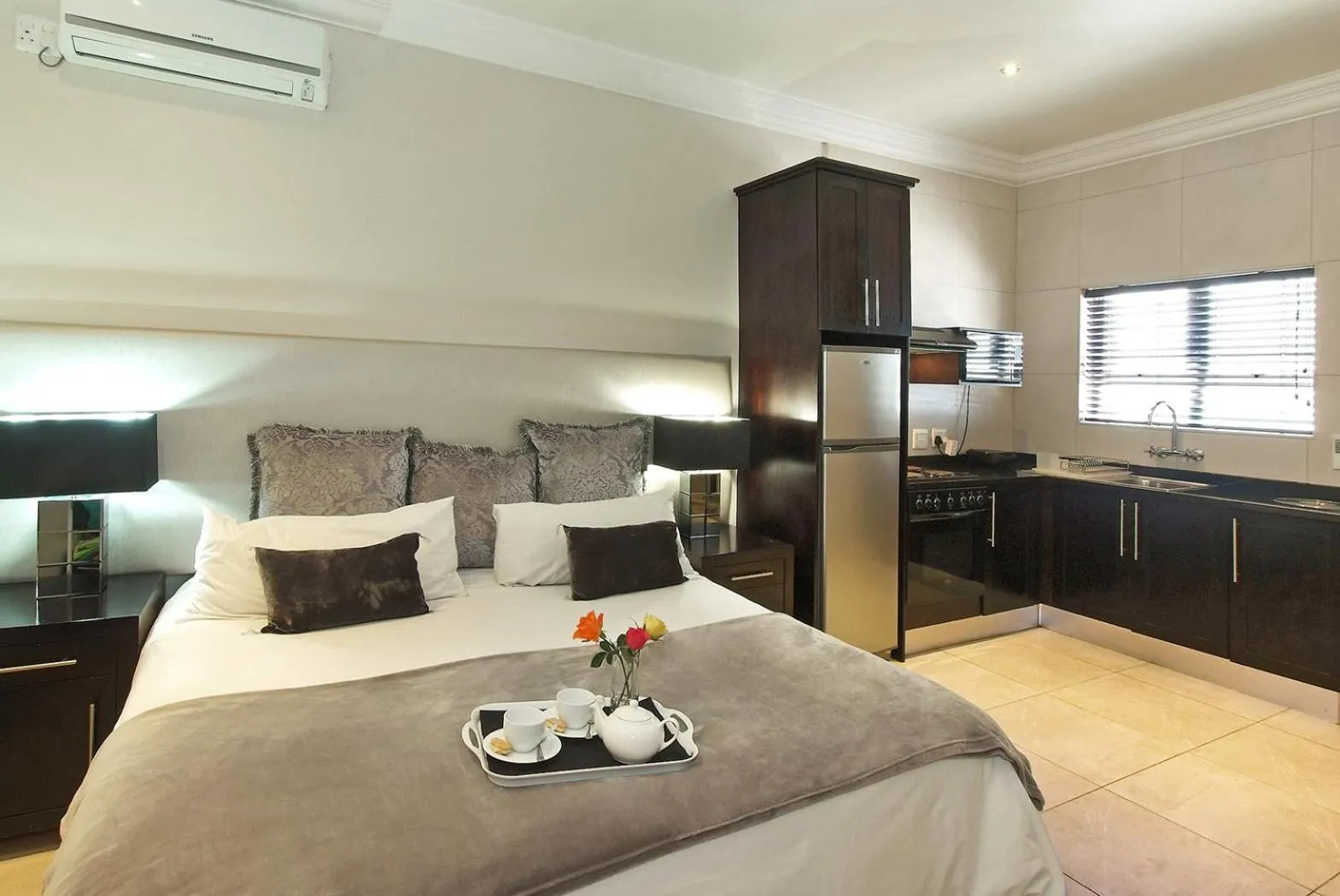TV and multimedia, Bed in uShaka Manor Guest House